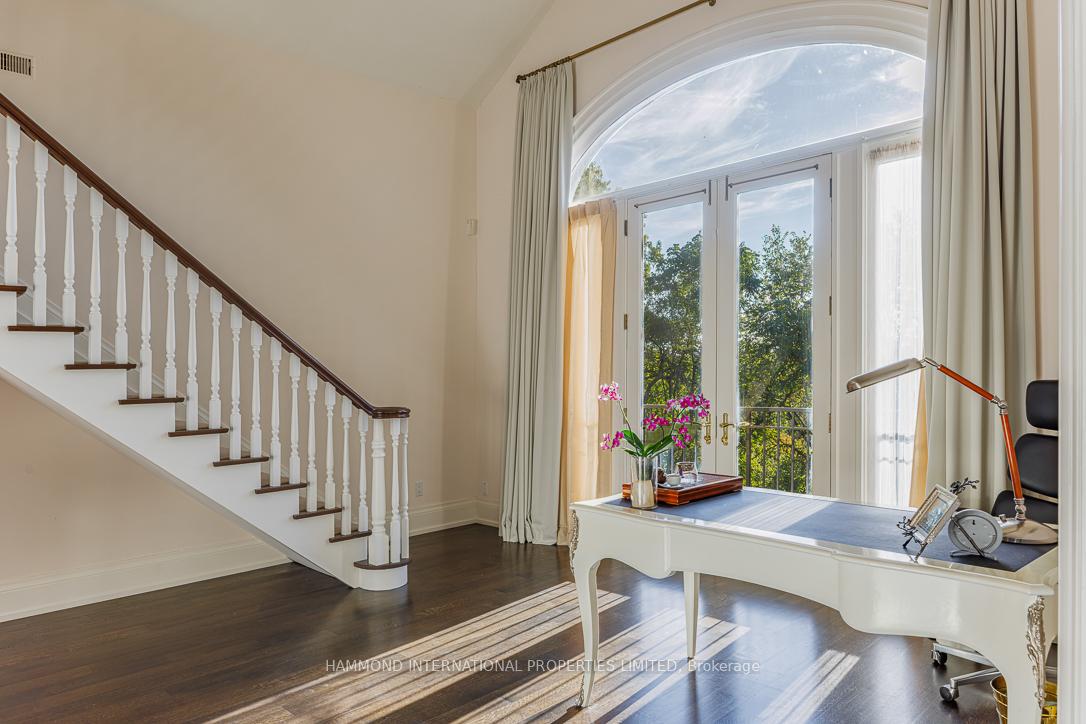 Photo 27 of 32 Arjay Crescent, North York, Bridle Path-Sunnybrook-York Mills — HOMEH