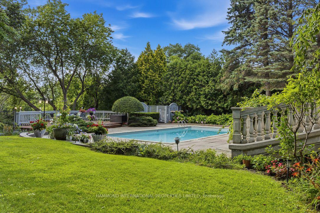 Photo 33 of 32 Arjay Crescent, North York, Bridle Path-Sunnybrook-York Mills — HOMEH
