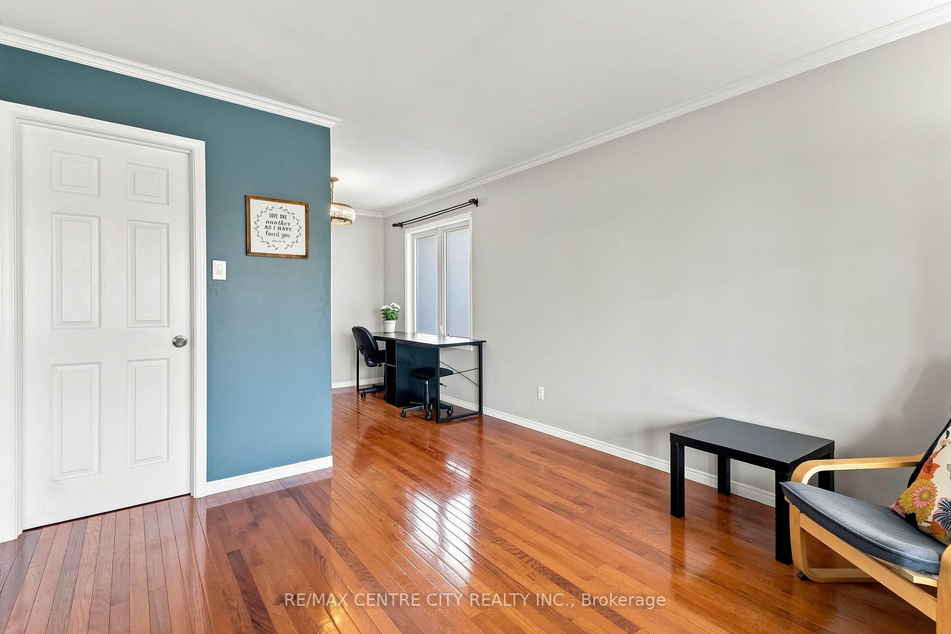 Photo 10 of 26 Oldewood Crescent, St. Thomas — HOMEH
