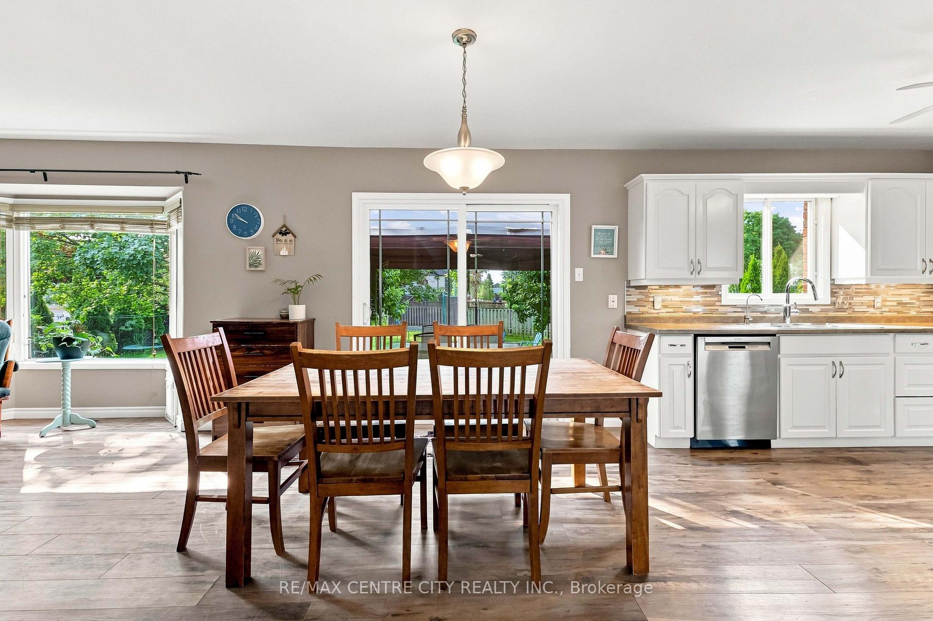 Photo 19 of 26 Oldewood Crescent, St. Thomas — HOMEH