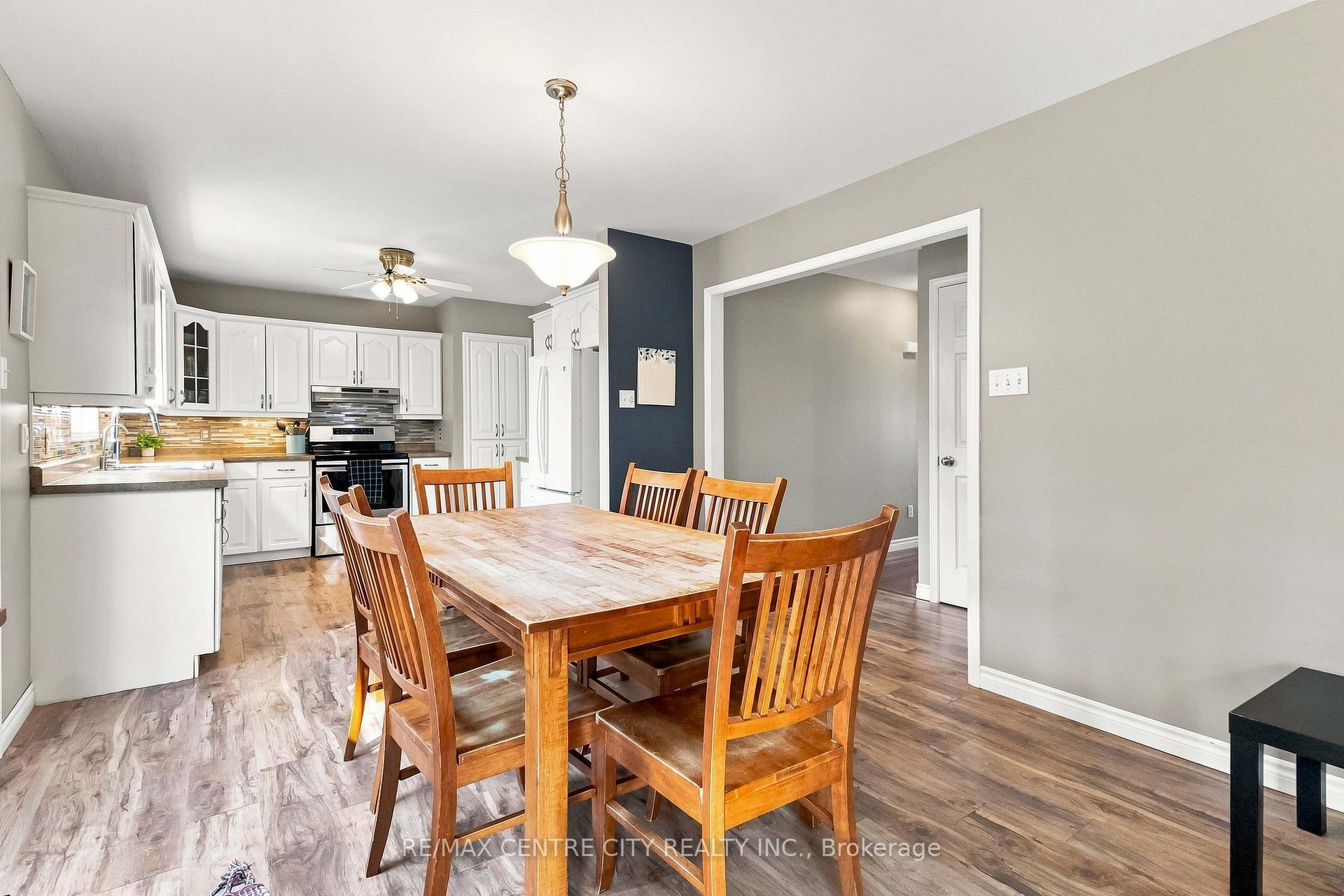 Photo 22 of 26 Oldewood Crescent, St. Thomas — HOMEH