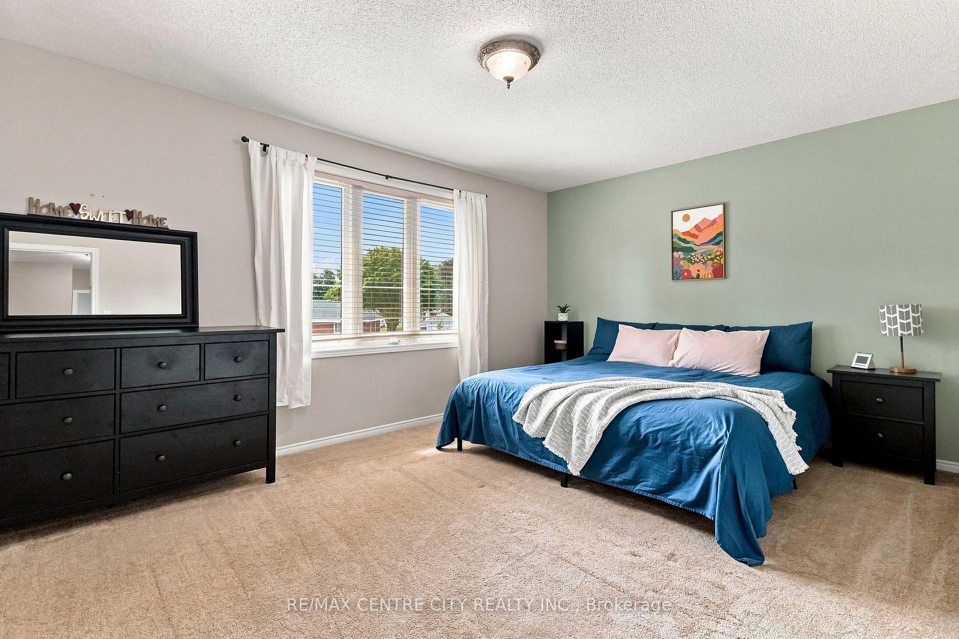 Photo 30 of 26 Oldewood Crescent, St. Thomas — HOMEH