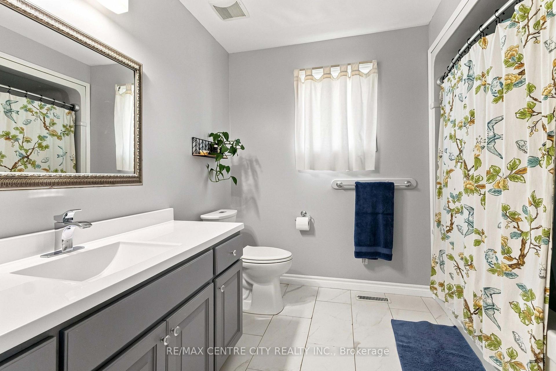 Photo 35 of 26 Oldewood Crescent, St. Thomas — HOMEH