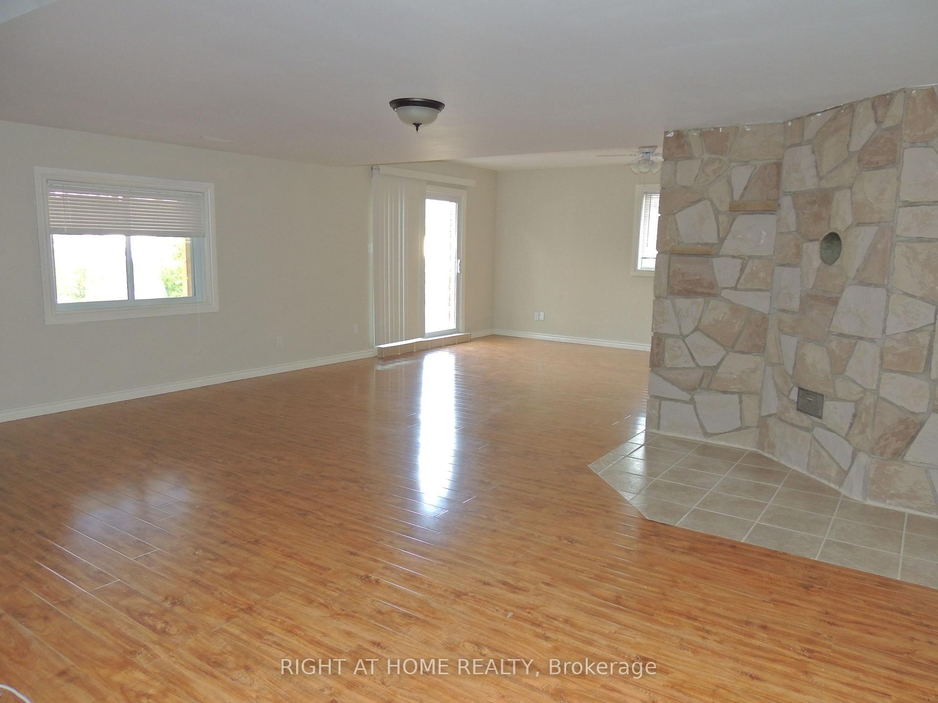 Photo 2 of Unit B, 66 Bayview Drive, Barrie, Allandale — HOMEH