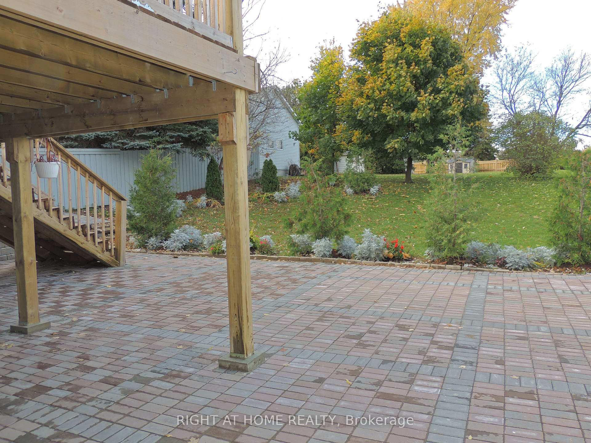 Photo 5 of Unit B, 66 Bayview Drive, Barrie, Allandale — HOMEH