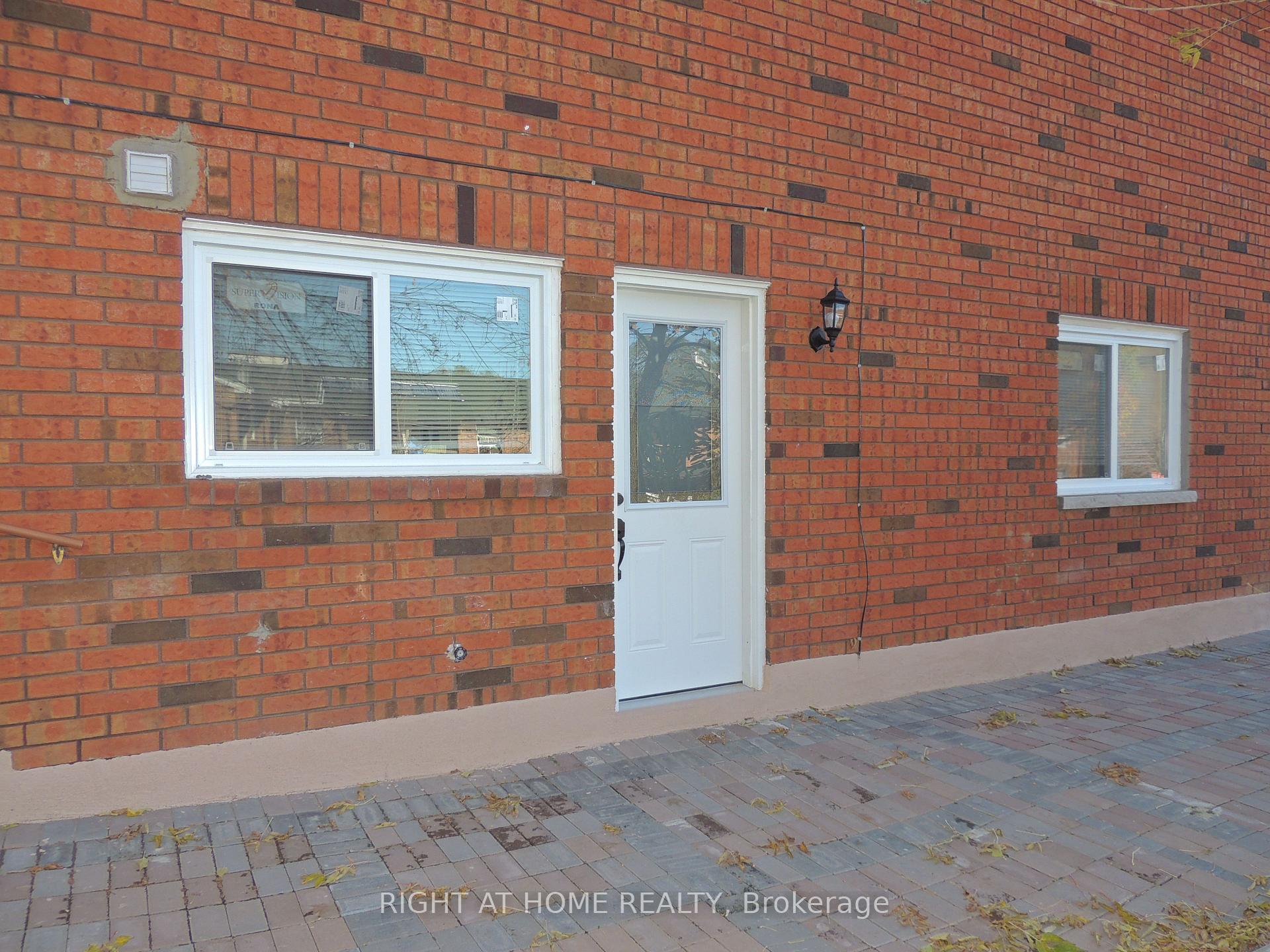 Photo 10 of Unit B, 66 Bayview Drive, Barrie, Allandale — HOMEH
