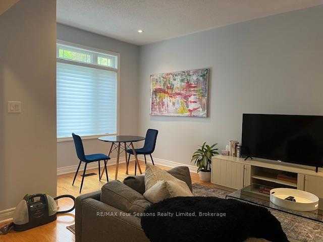Photo 7 of 29 North Maple Street, Collingwood — HOMEH