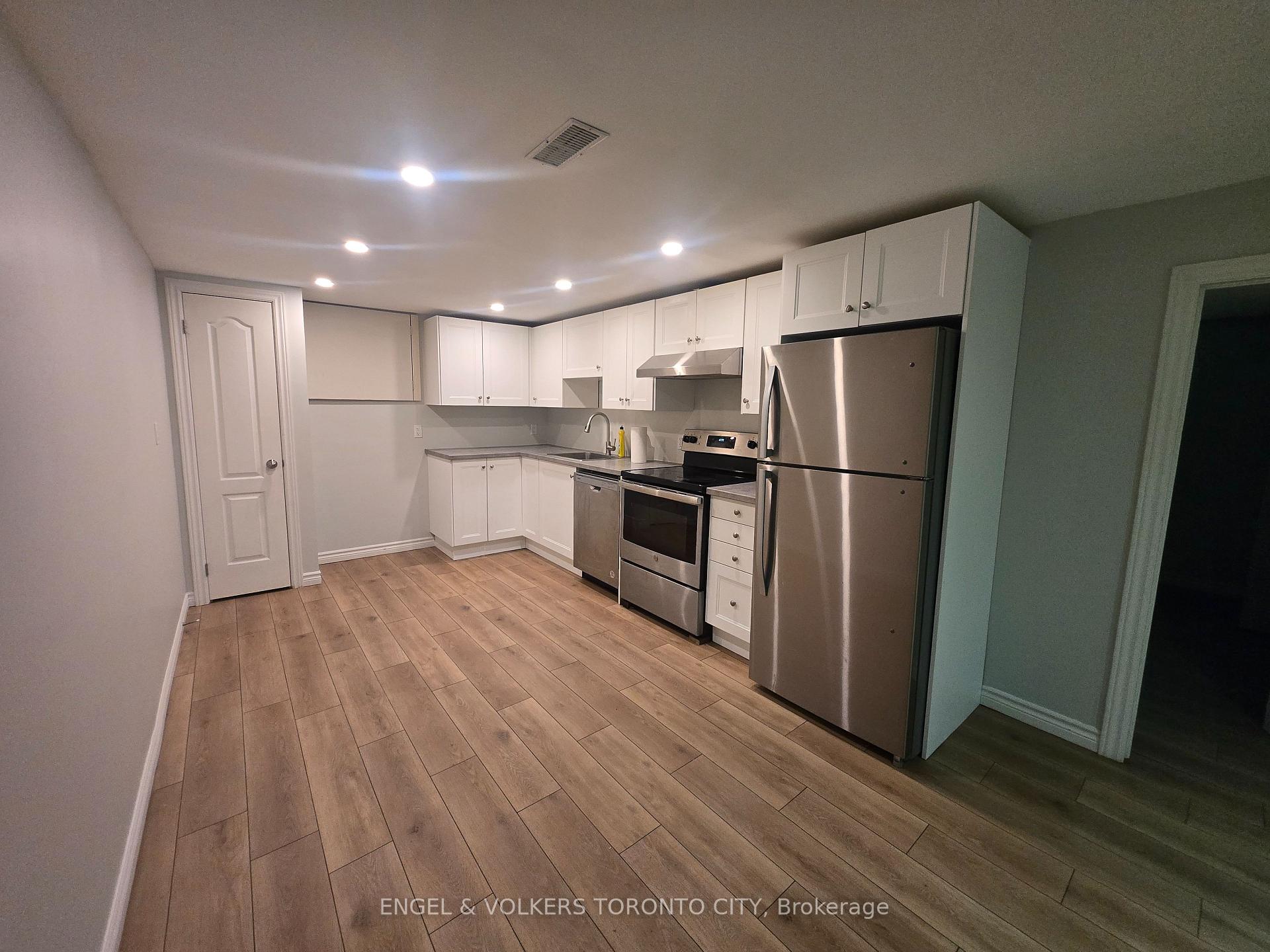Photo 2 of Unit B, 17 Centre Street, Barrie, Allandale — HOMEH