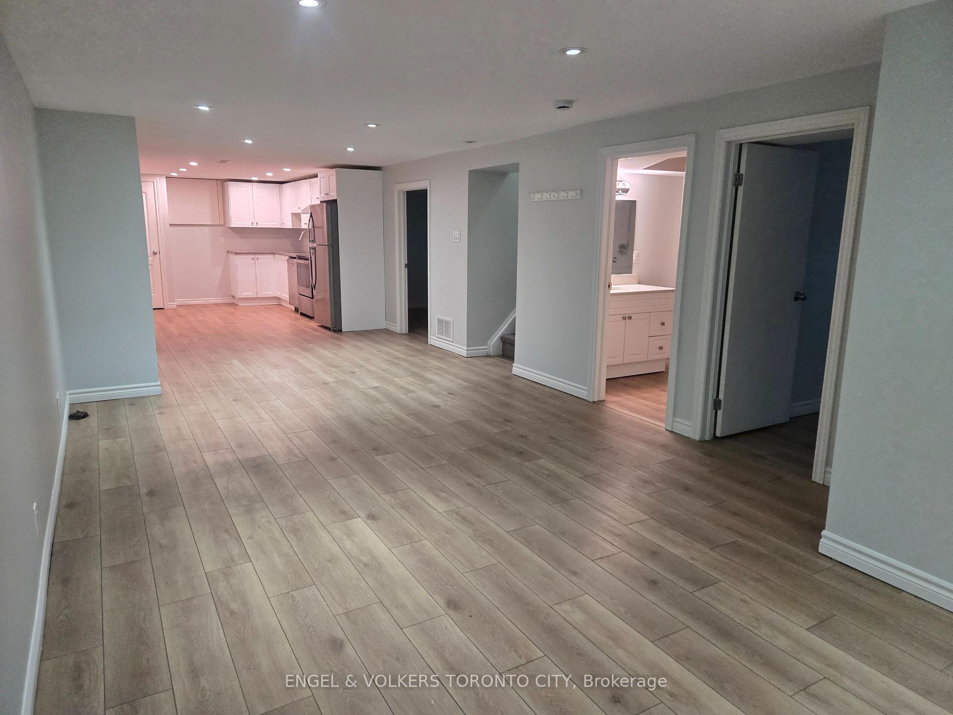 Photo 5 of Unit B, 17 Centre Street, Barrie, Allandale — HOMEH