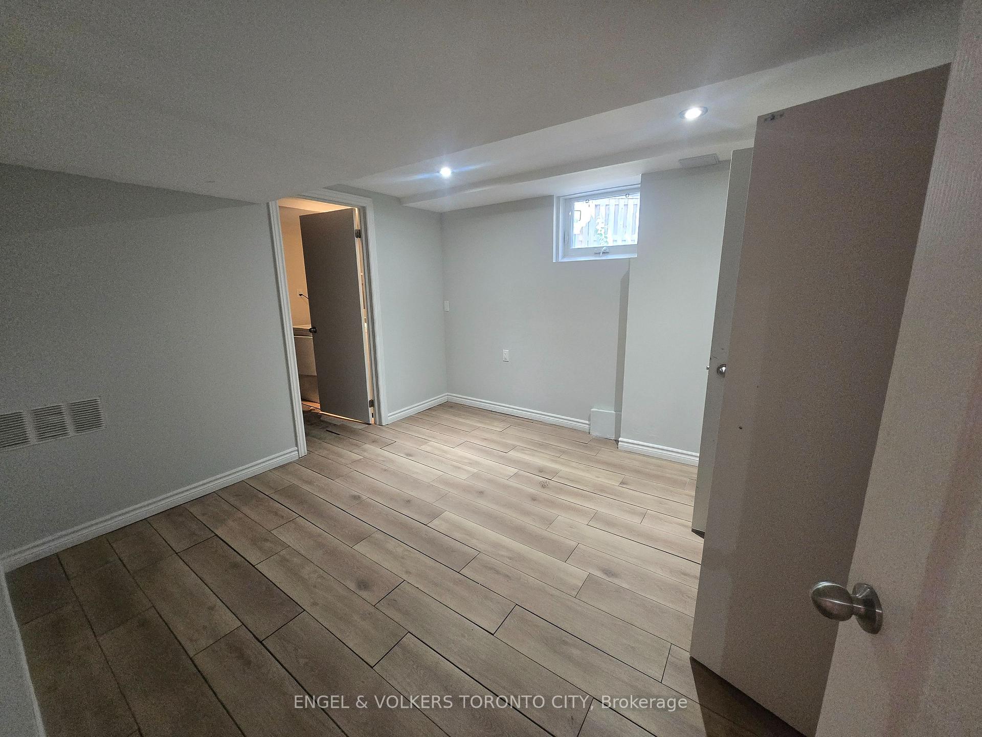 Photo 7 of Unit B, 17 Centre Street, Barrie, Allandale — HOMEH