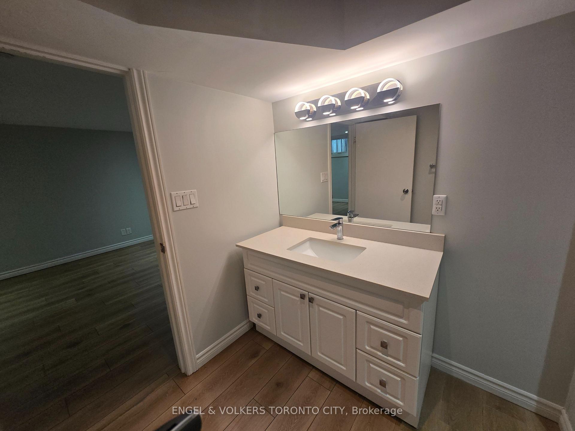 Photo 10 of Unit B, 17 Centre Street, Barrie, Allandale — HOMEH