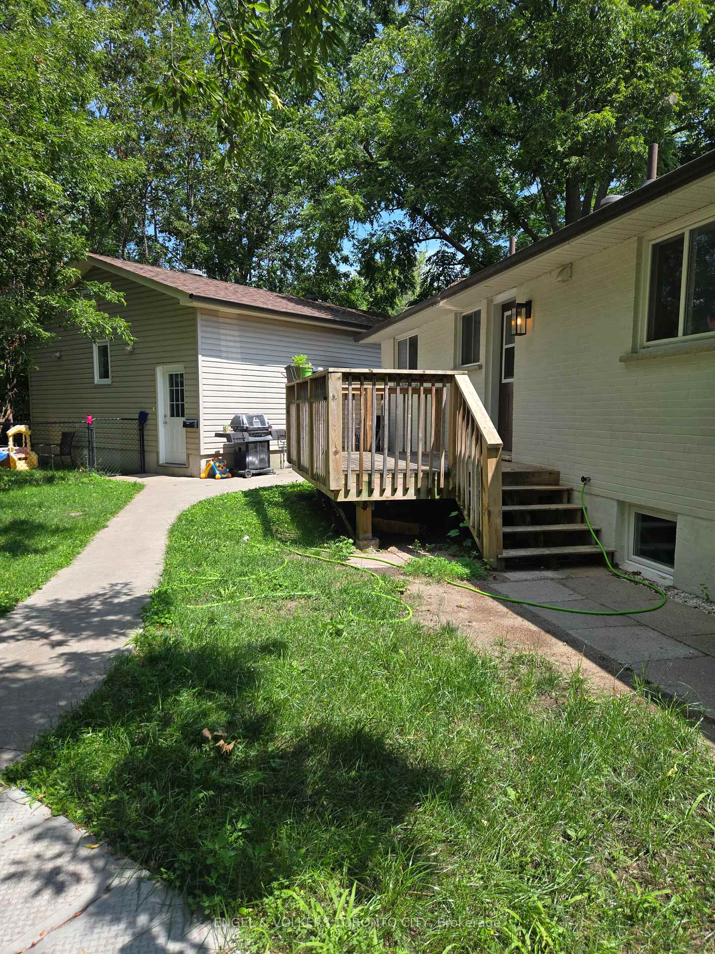 Photo 12 of Unit B, 17 Centre Street, Barrie, Allandale — HOMEH