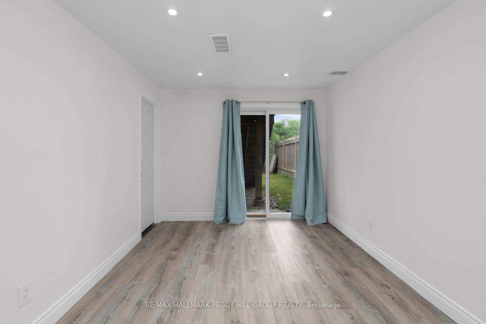 Photo 11 of 34 Arch Brown Court, Barrie, East Bayfield — HOMEH