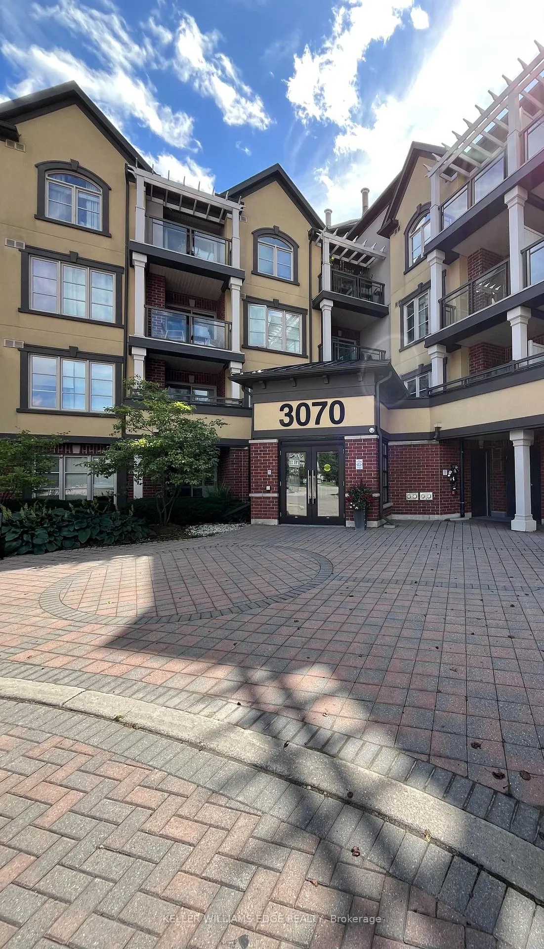 Photo 3 of 3070 Rotary Way, Burlington, Alton — HOMEH