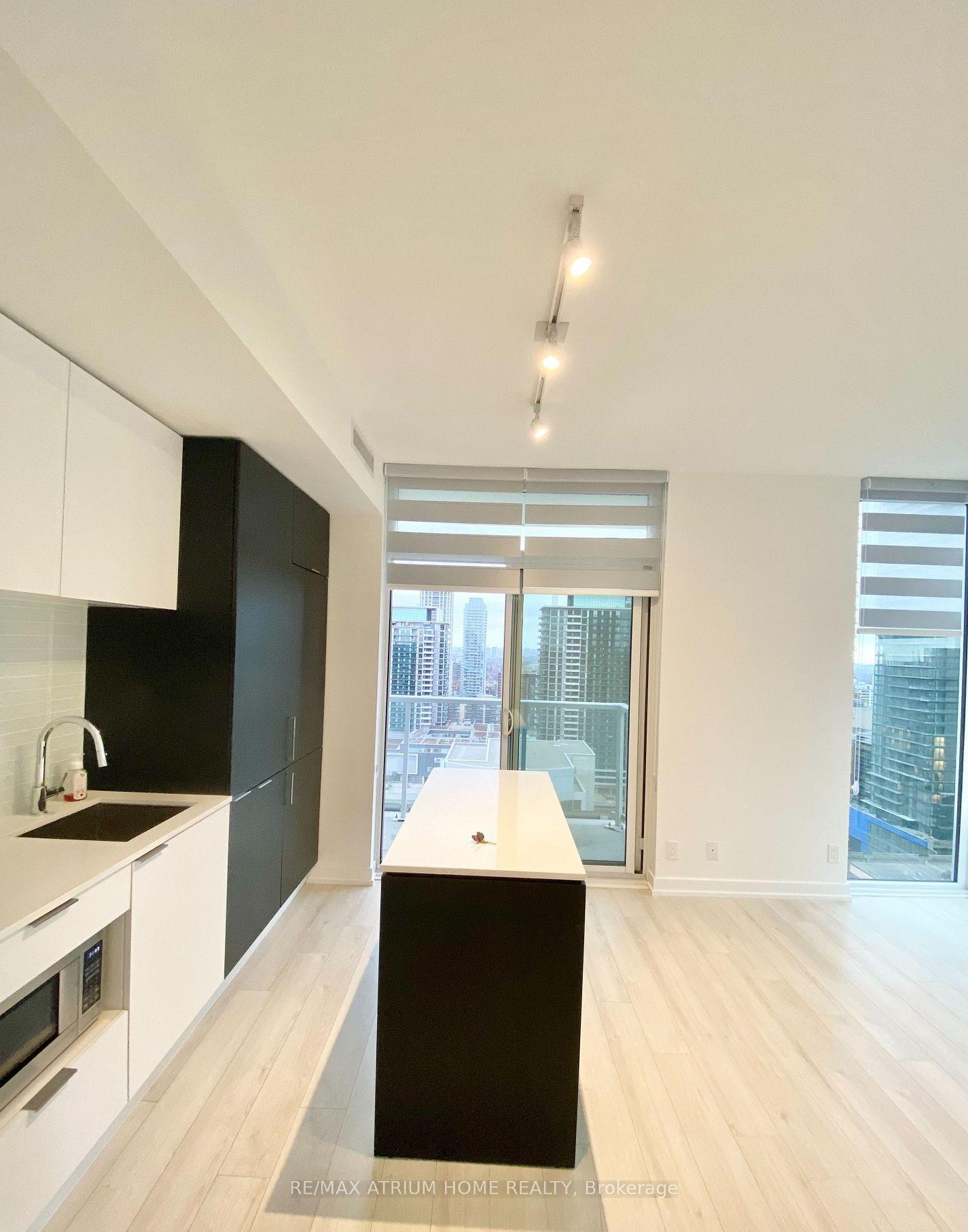 Photo 3 of Unit 1906, 33 Helendale Avenue, Toronto, Yonge-Eglinton — HOMEH