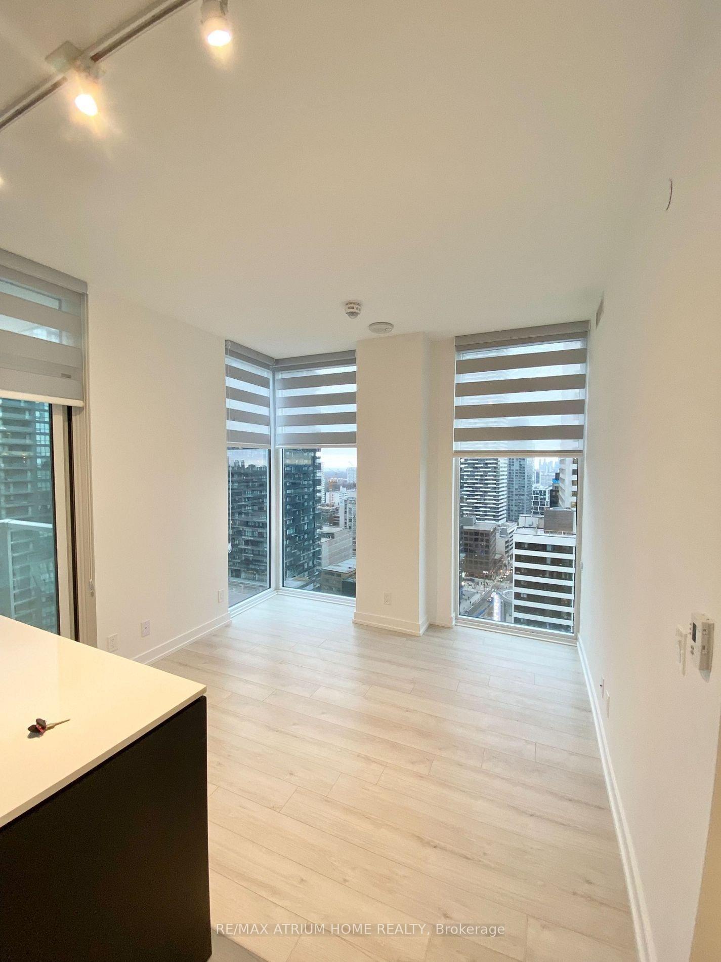 Photo 4 of Unit 1906, 33 Helendale Avenue, Toronto, Yonge-Eglinton — HOMEH