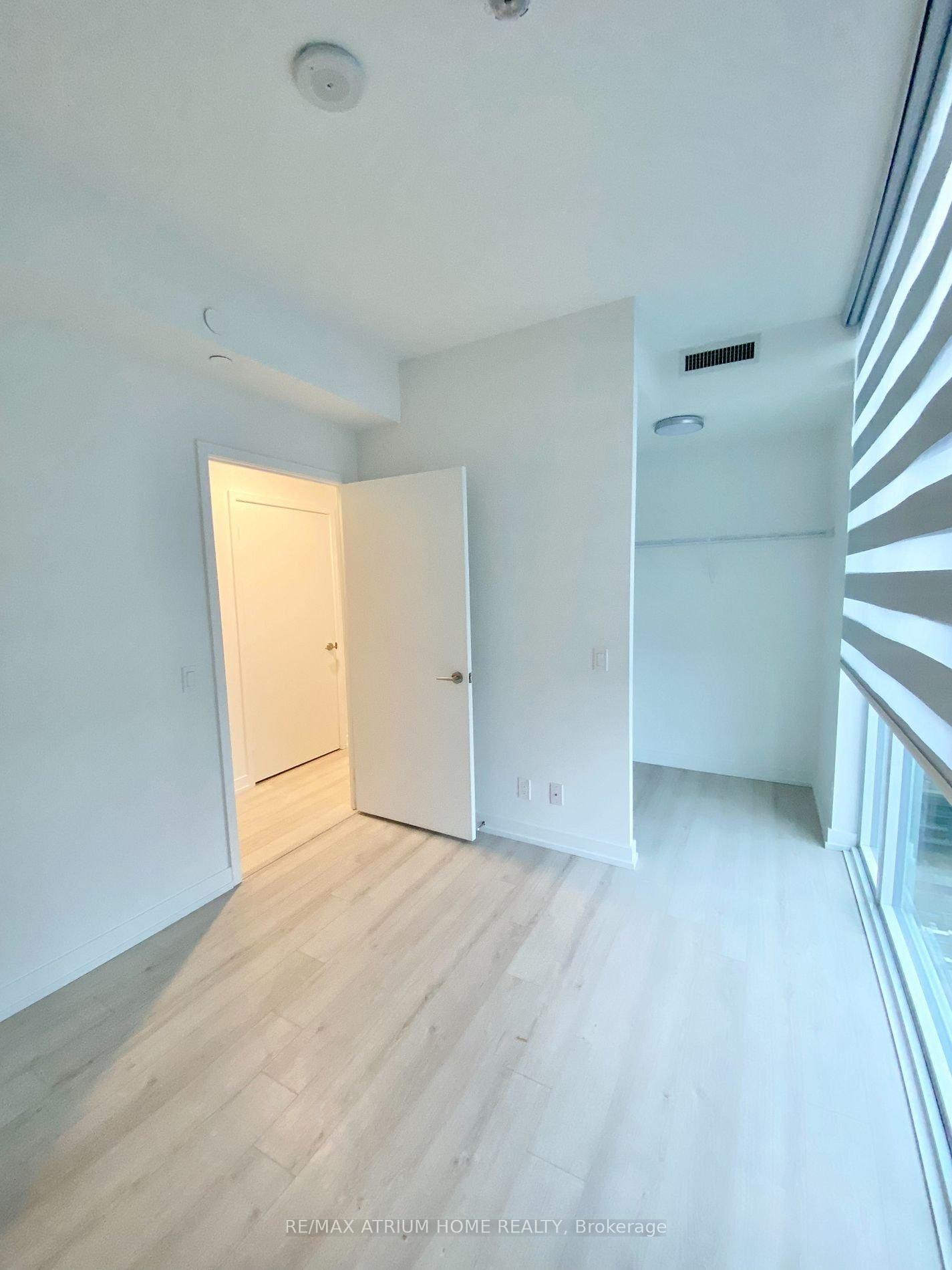 Photo 6 of Unit 1906, 33 Helendale Avenue, Toronto, Yonge-Eglinton — HOMEH