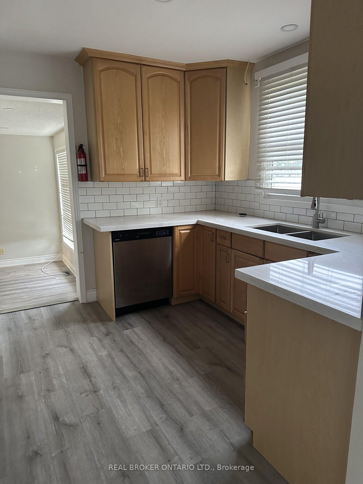Photo 3 of 560 Big Bay Point Road, Barrie, Painswick North — HOMEH
