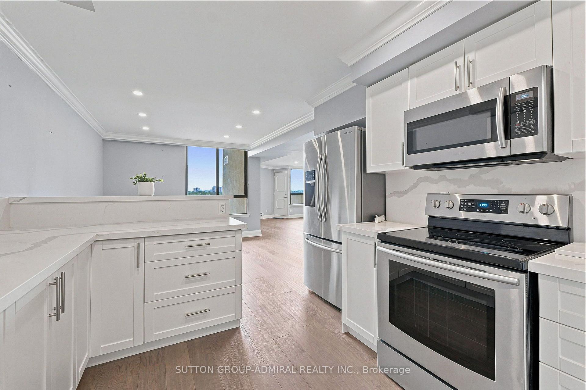 Photo 12 of Unit D19, 300 Mill Road, Etobicoke, Markland Wood — HOMEH