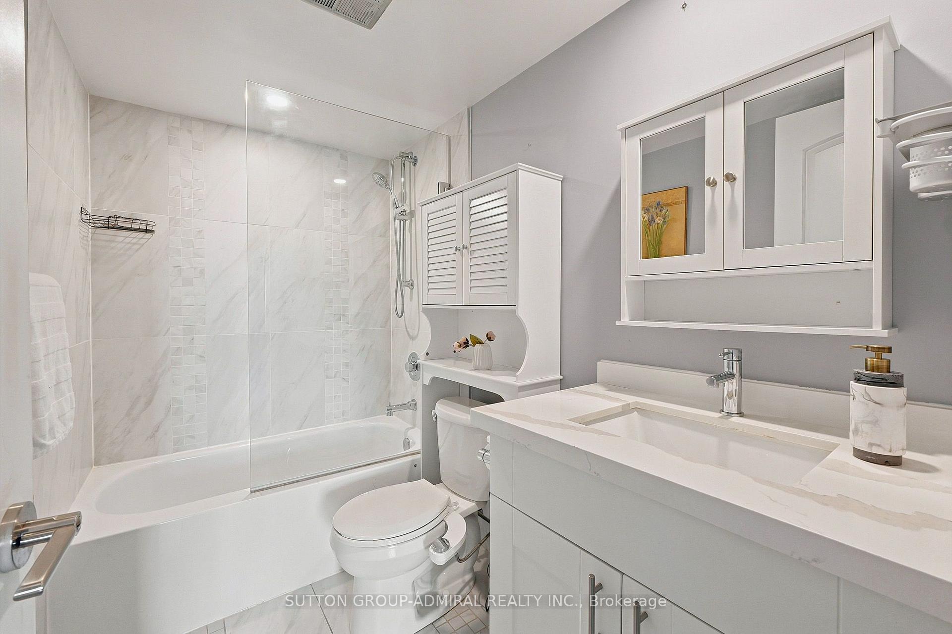 Photo 23 of Unit D19, 300 Mill Road, Etobicoke, Markland Wood — HOMEH