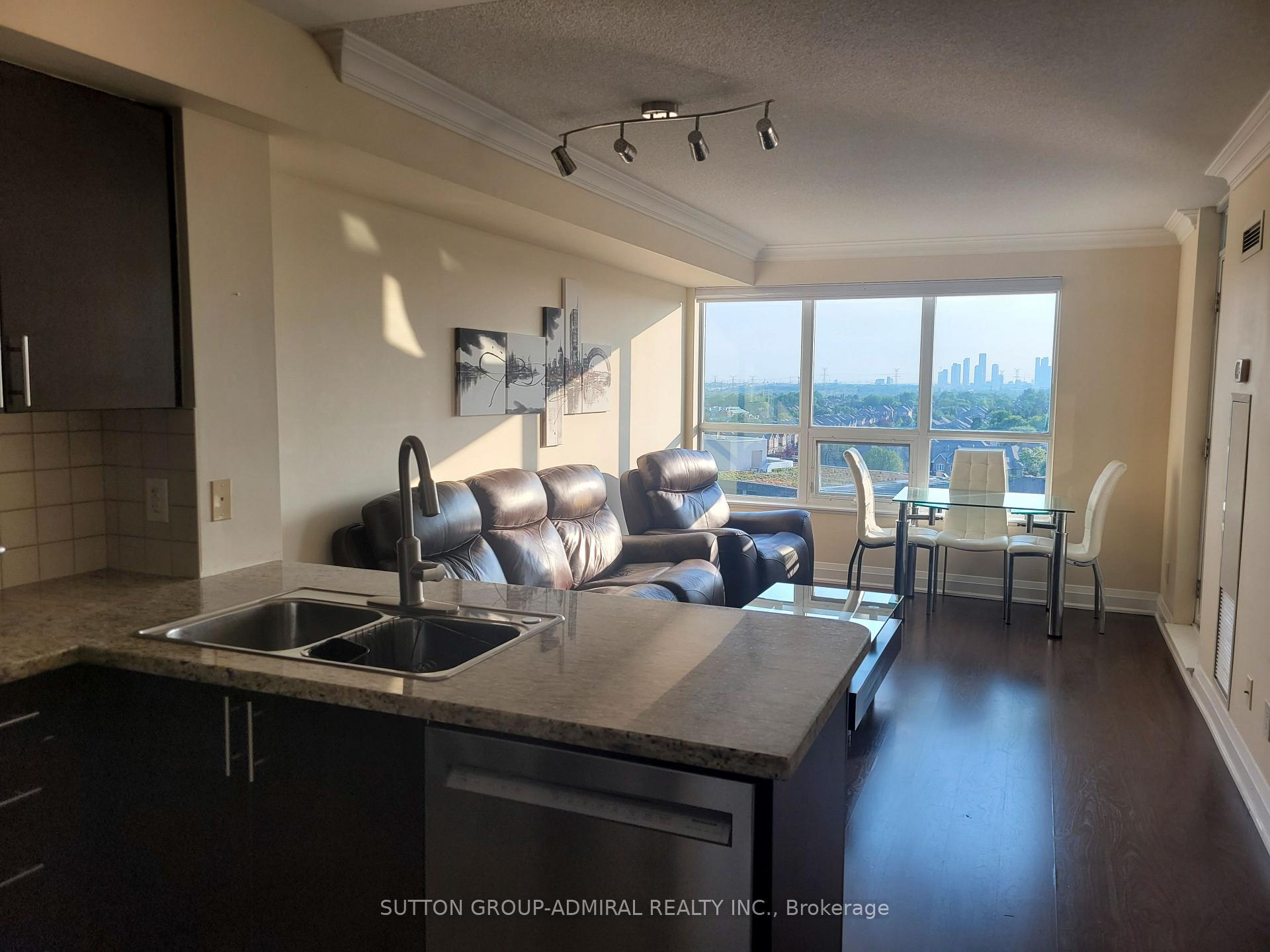 Photo 1 of Unit 809, 30 North Park Road, Vaughan, Beverley Glen — HOMEH