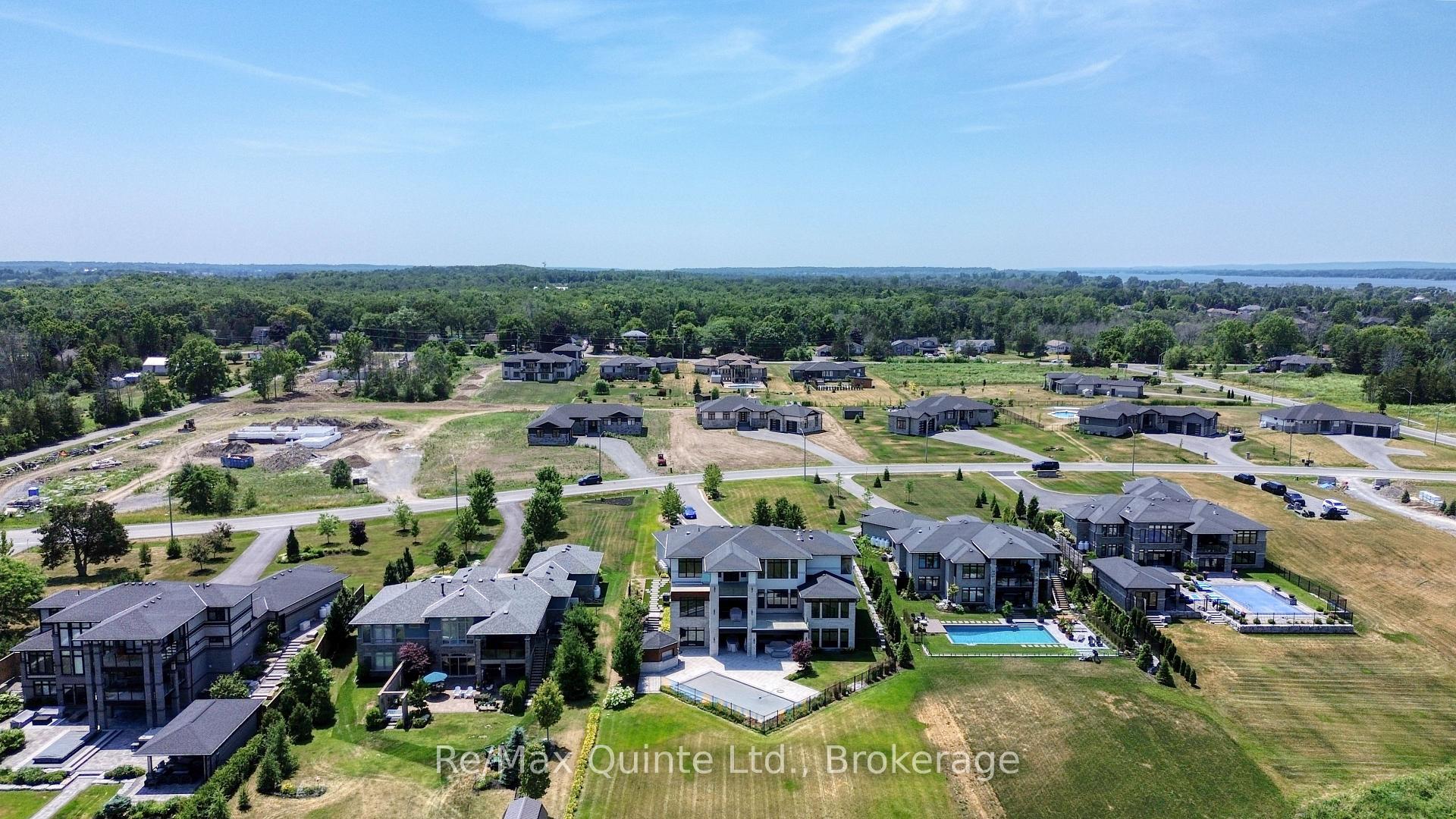 Photo 16 of 25 Leaside Drive, Prince Edward County, Ameliasburg Ward — HOMEH
