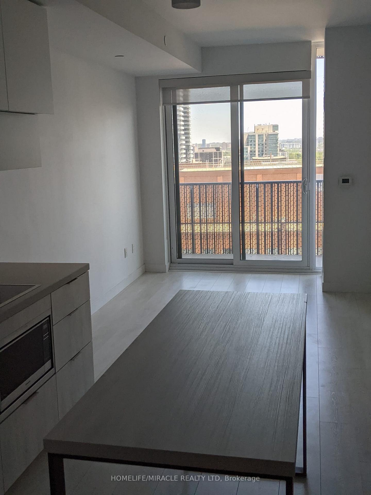Photo 5 of Unit 1410, 8 Eglinton Avenue E, Toronto, Yonge-Eglinton — HOMEH