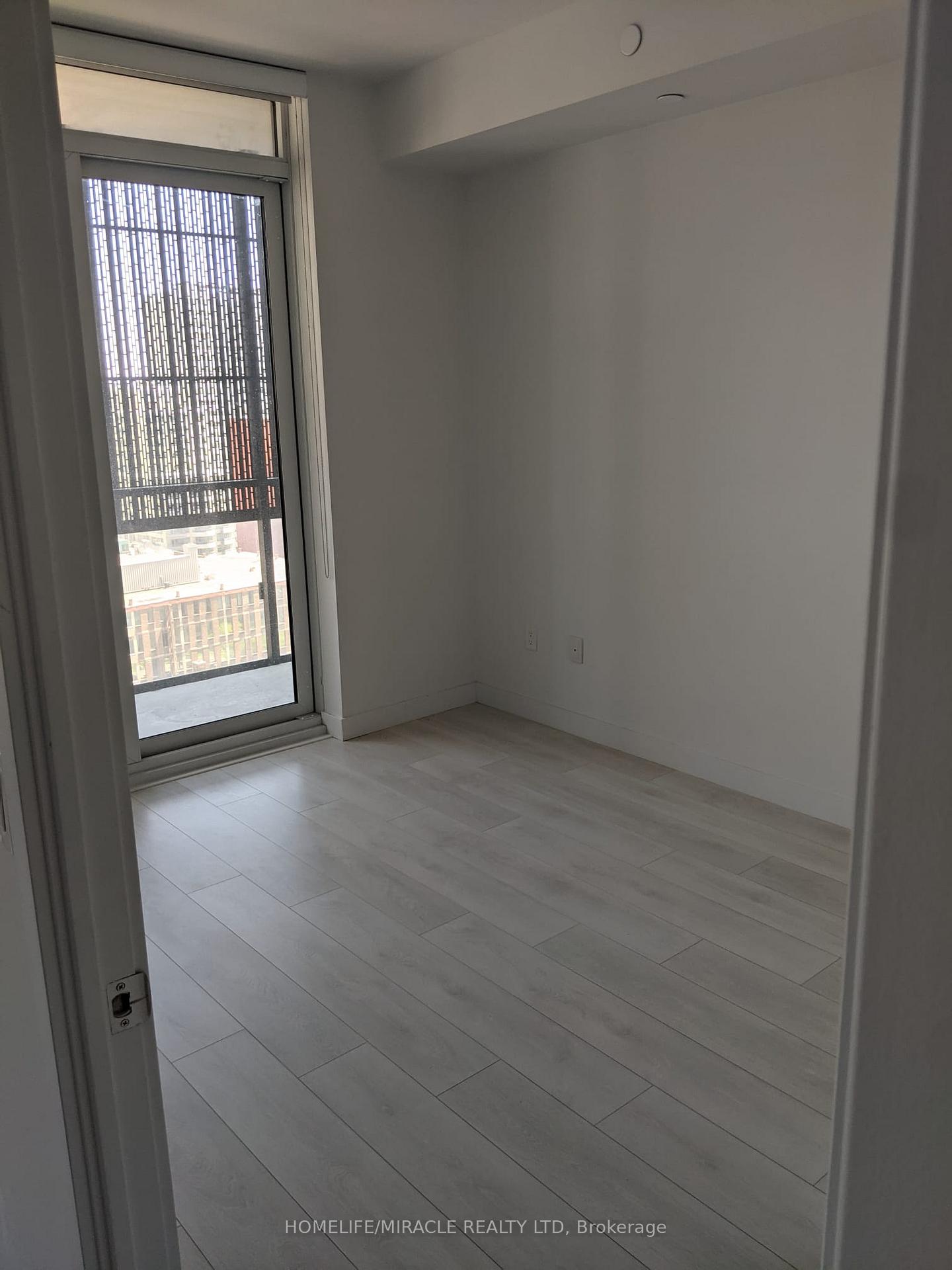 Photo 6 of Unit 1410, 8 Eglinton Avenue E, Toronto, Yonge-Eglinton — HOMEH