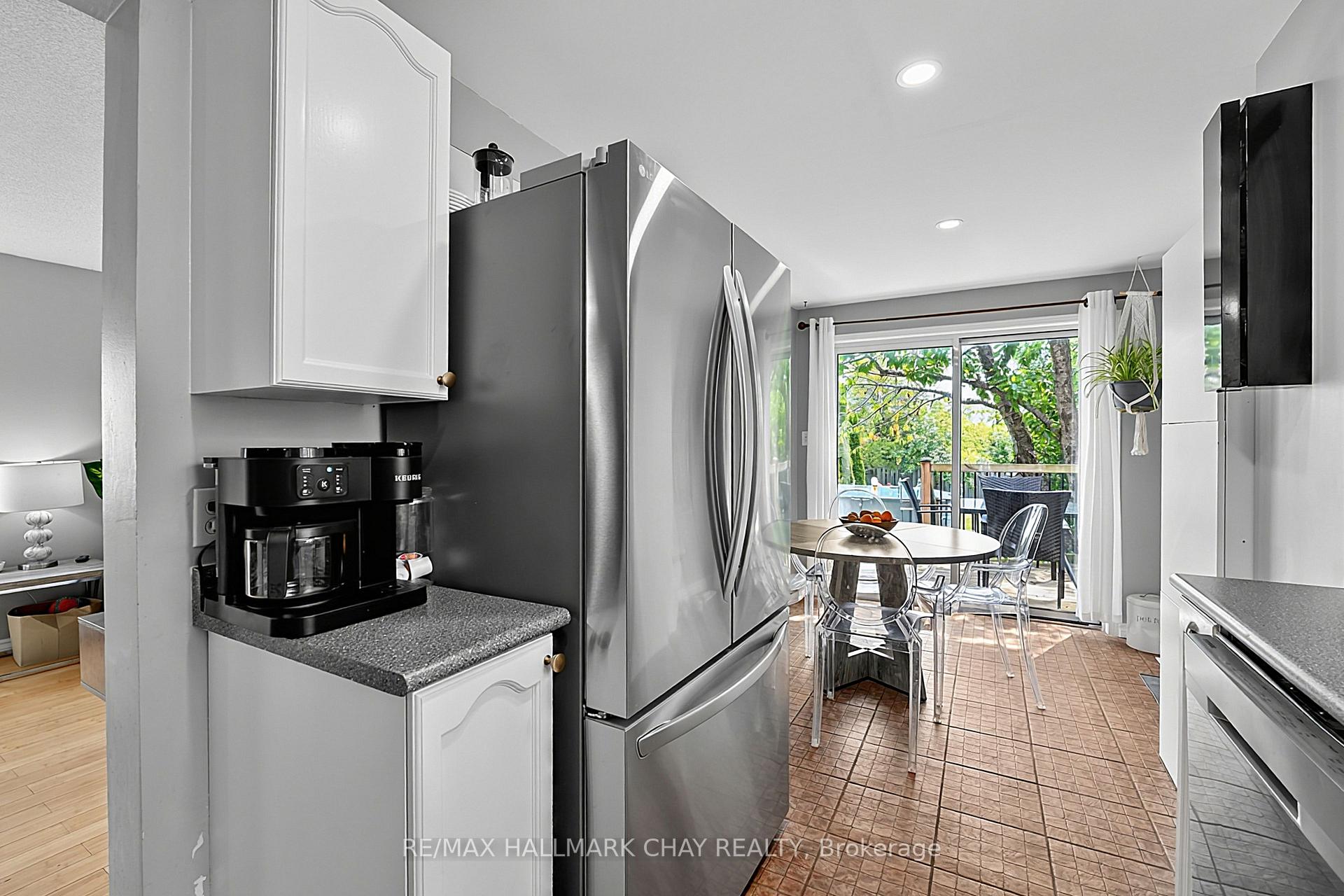 Photo 12 of 109 Wessenger Drive, Barrie, Holly — HOMEH