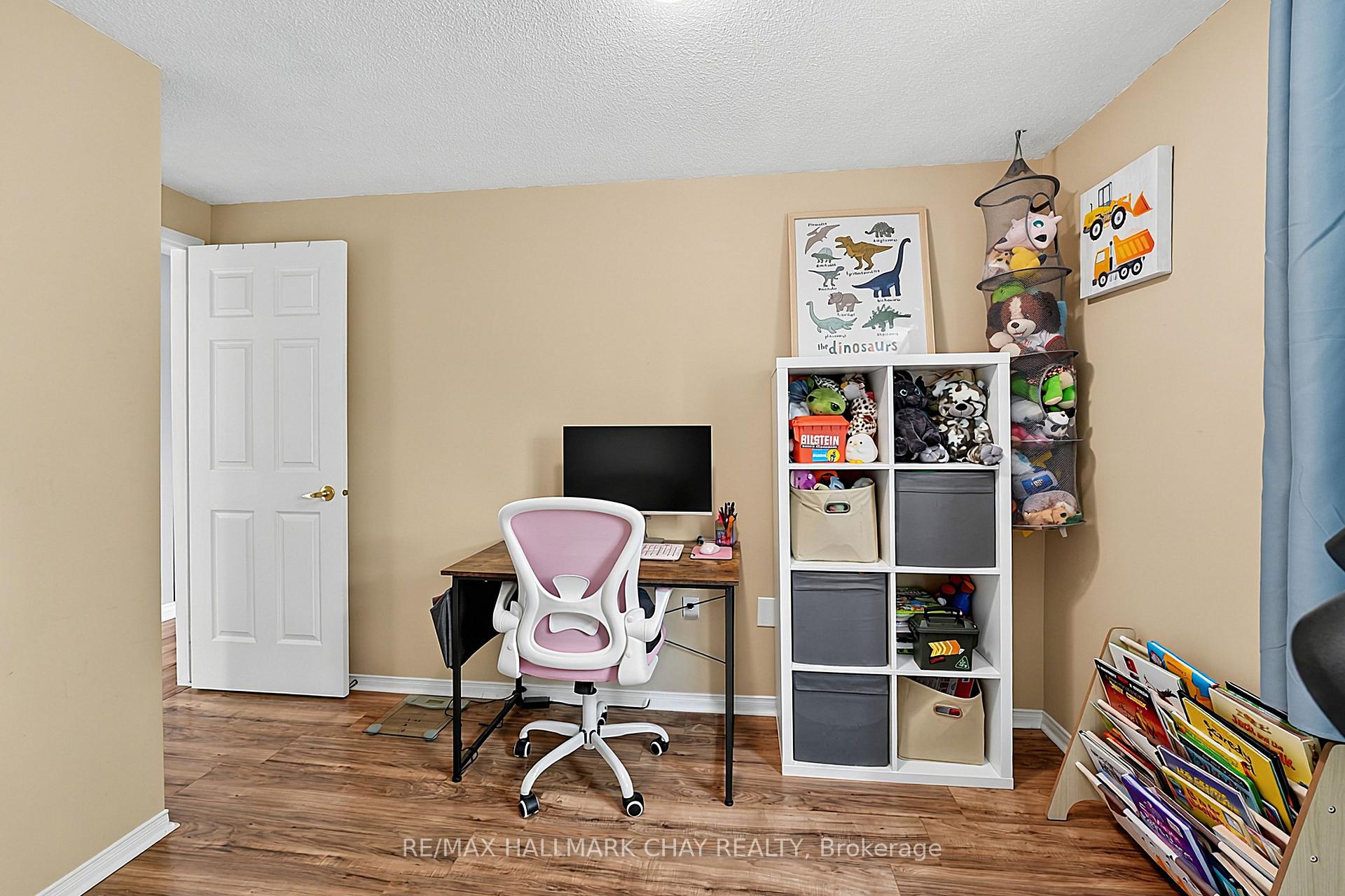 Photo 18 of 109 Wessenger Drive, Barrie, Holly — HOMEH