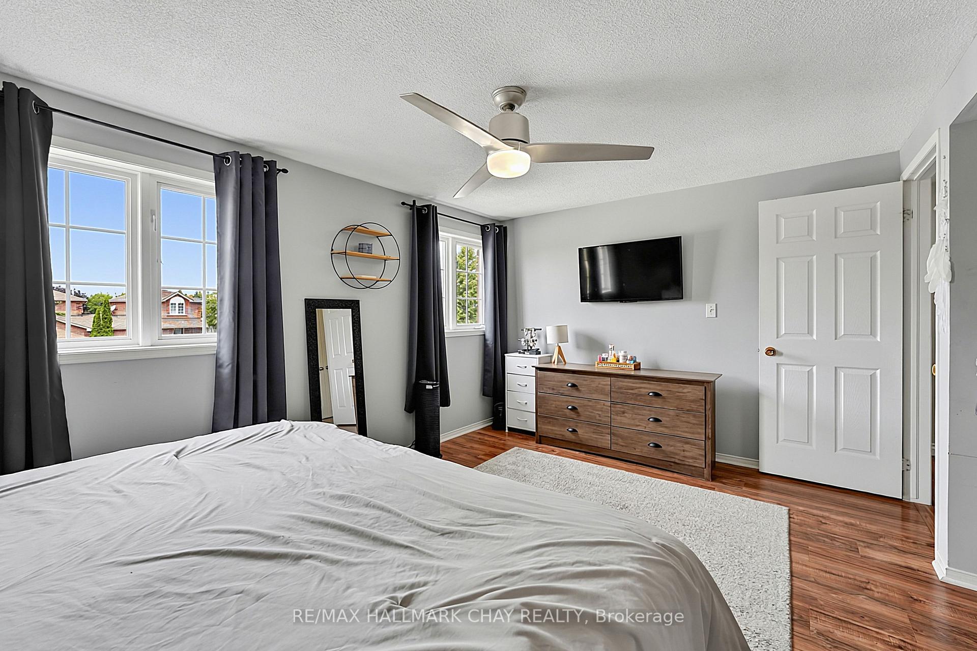 Photo 20 of 109 Wessenger Drive, Barrie, Holly — HOMEH