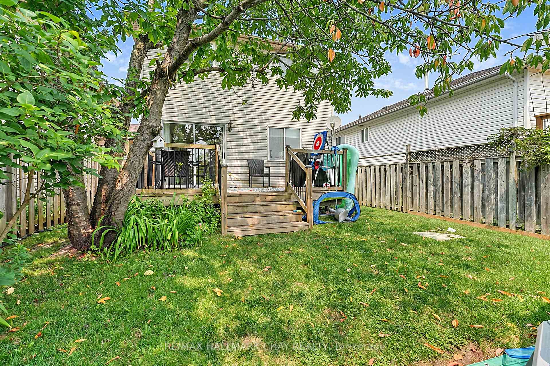 Photo 24 of 109 Wessenger Drive, Barrie, Holly — HOMEH