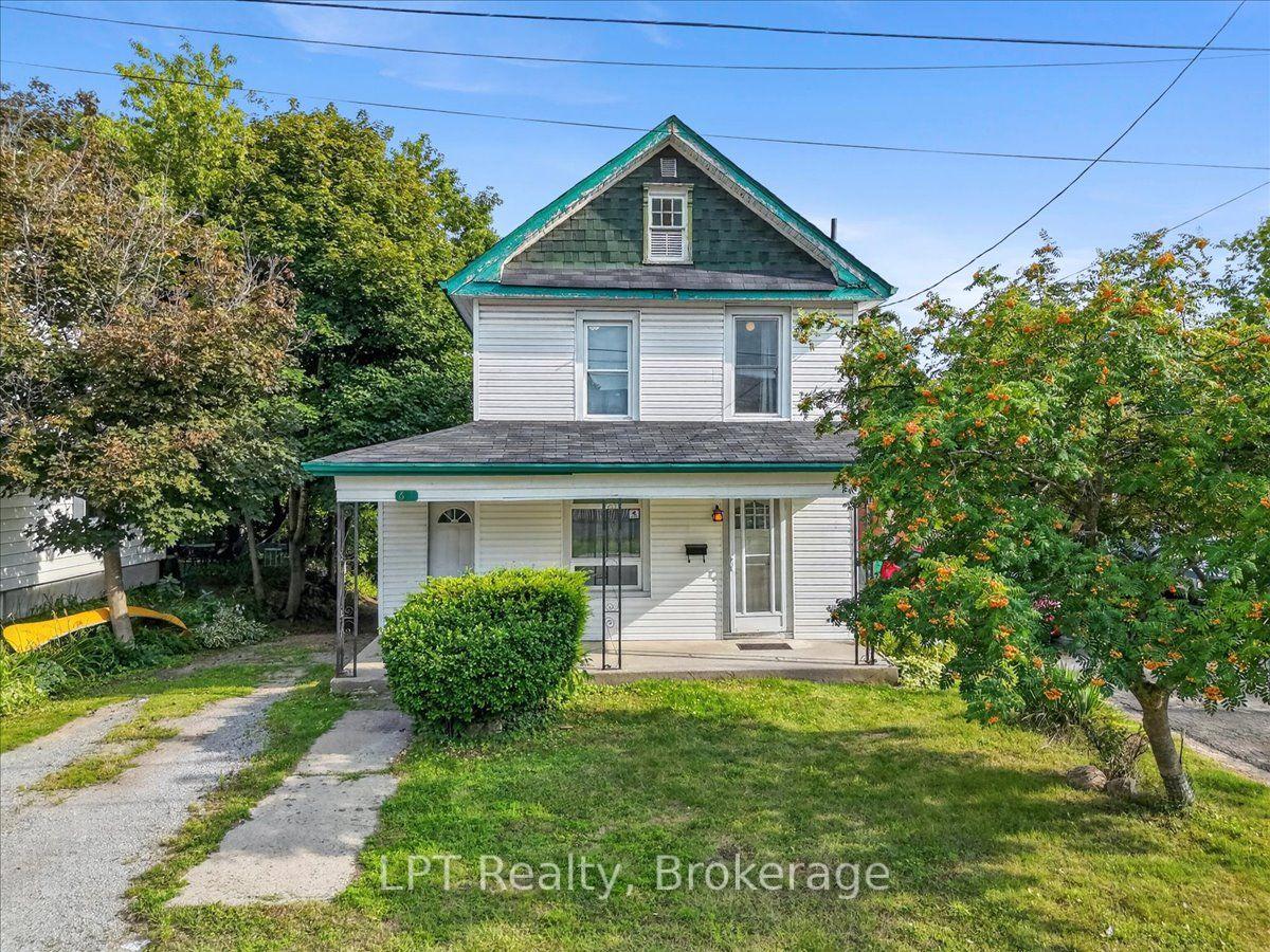 Photo of 611 Romaine Street