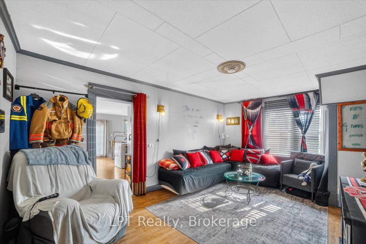 Photo 12 of 611 Romaine Street, Peterborough, Otonabee Ward 1 — HOMEH