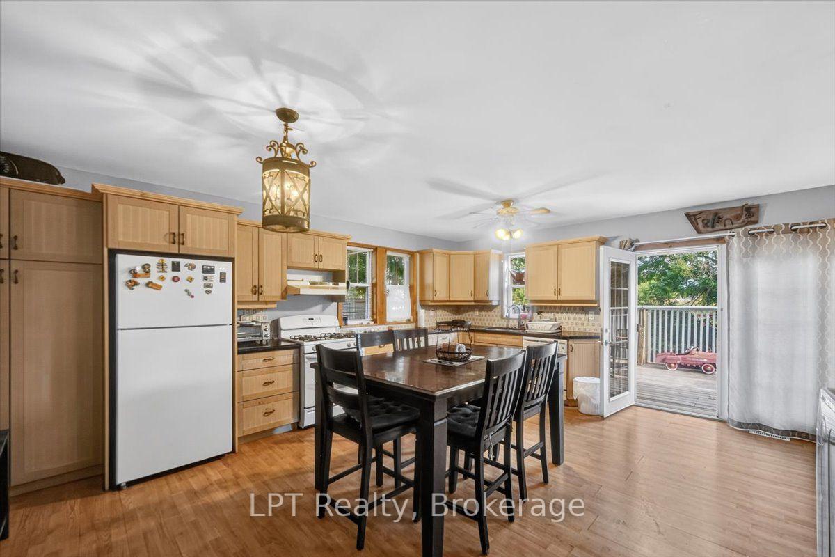 Photo 13 of 611 Romaine Street, Peterborough, Otonabee Ward 1 — HOMEH