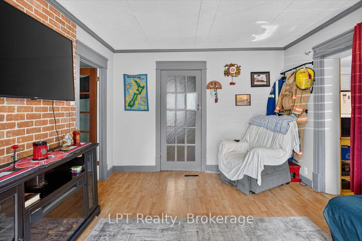Photo 17 of 611 Romaine Street, Peterborough, Otonabee Ward 1 — HOMEH
