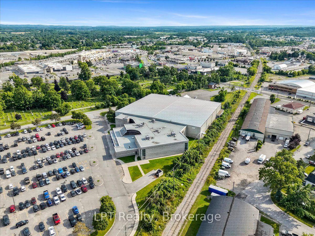 Photo 28 of 611 Romaine Street, Peterborough, Otonabee Ward 1 — HOMEH