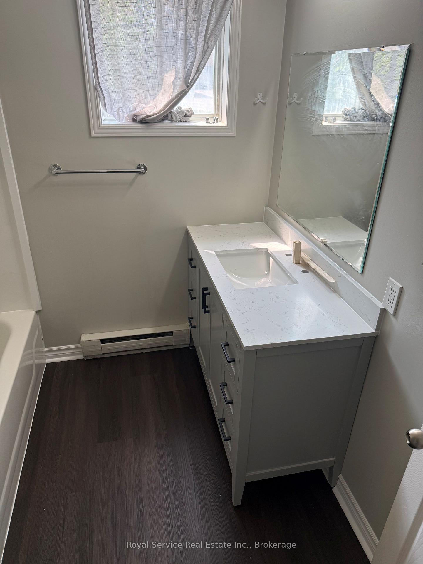 Photo 6 of Unit 1, 602 Park Street N, Peterborough, Town Ward 3 — HOMEH