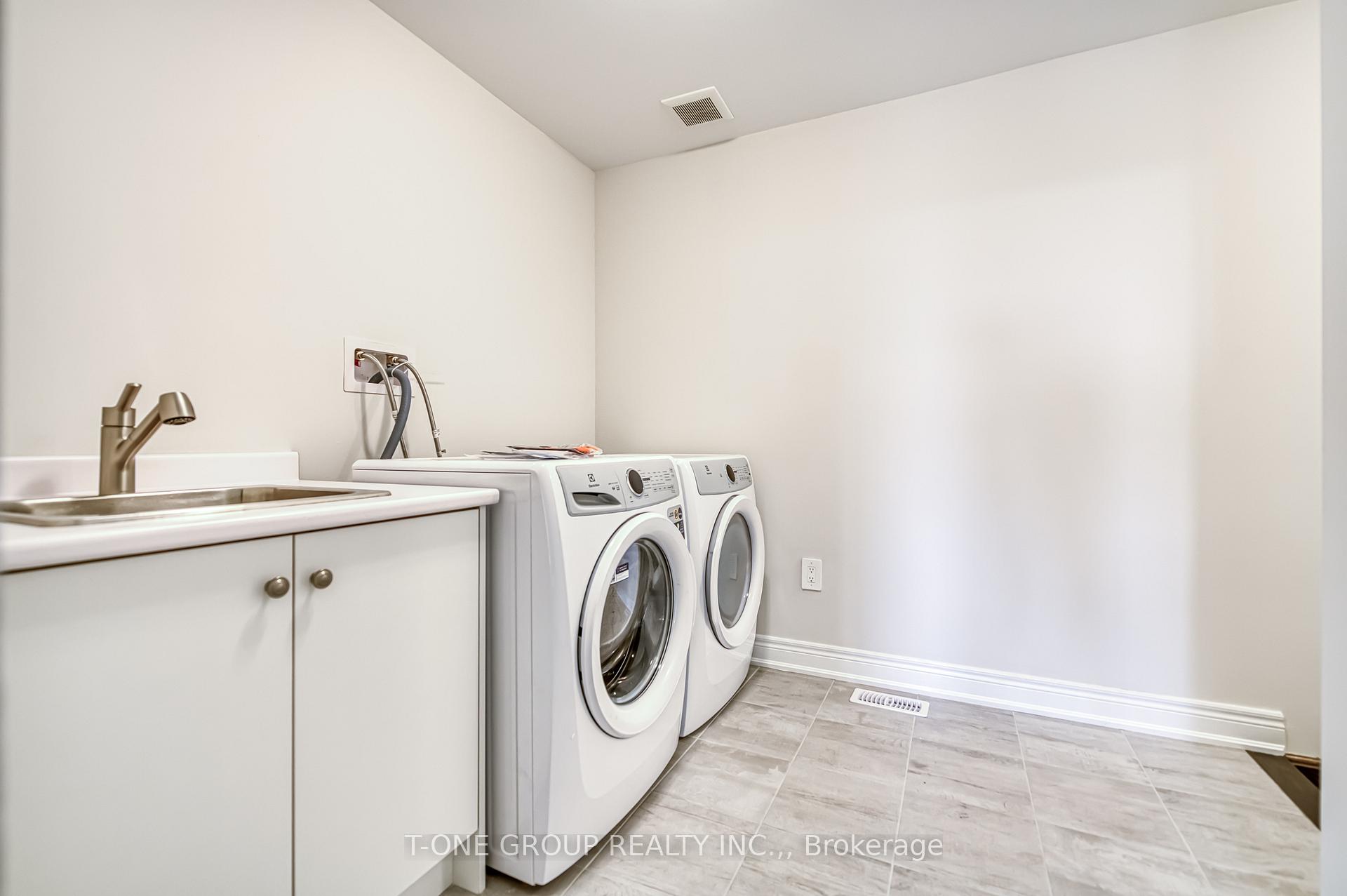 Photo 12 of 54 Selina Rose Street, Markham, Rural Markham — HOMEH