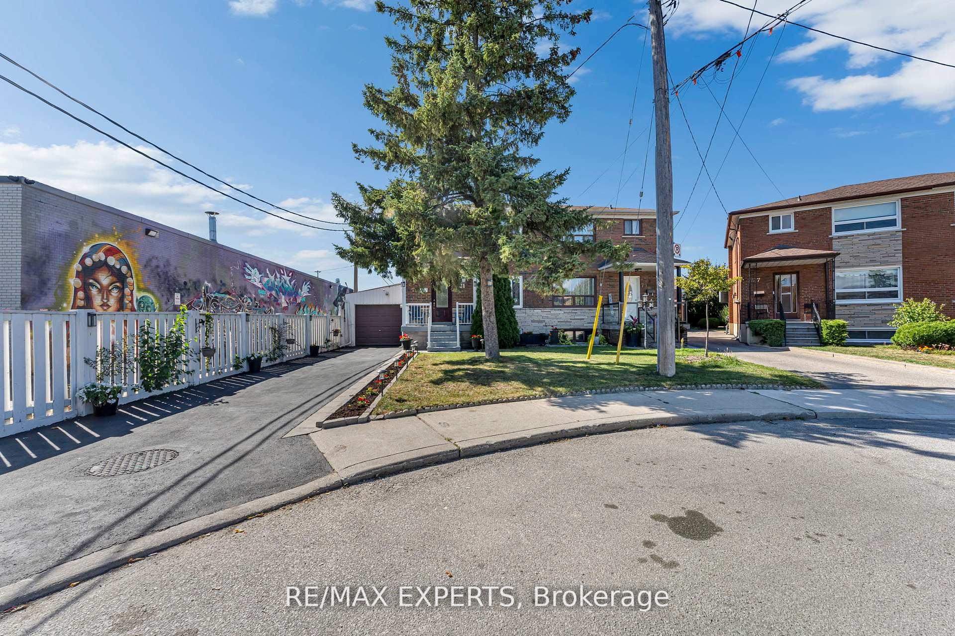 Photo 2 of 81 Hagar Avenue, Toronto, Rockcliffe-Smythe — HOMEH