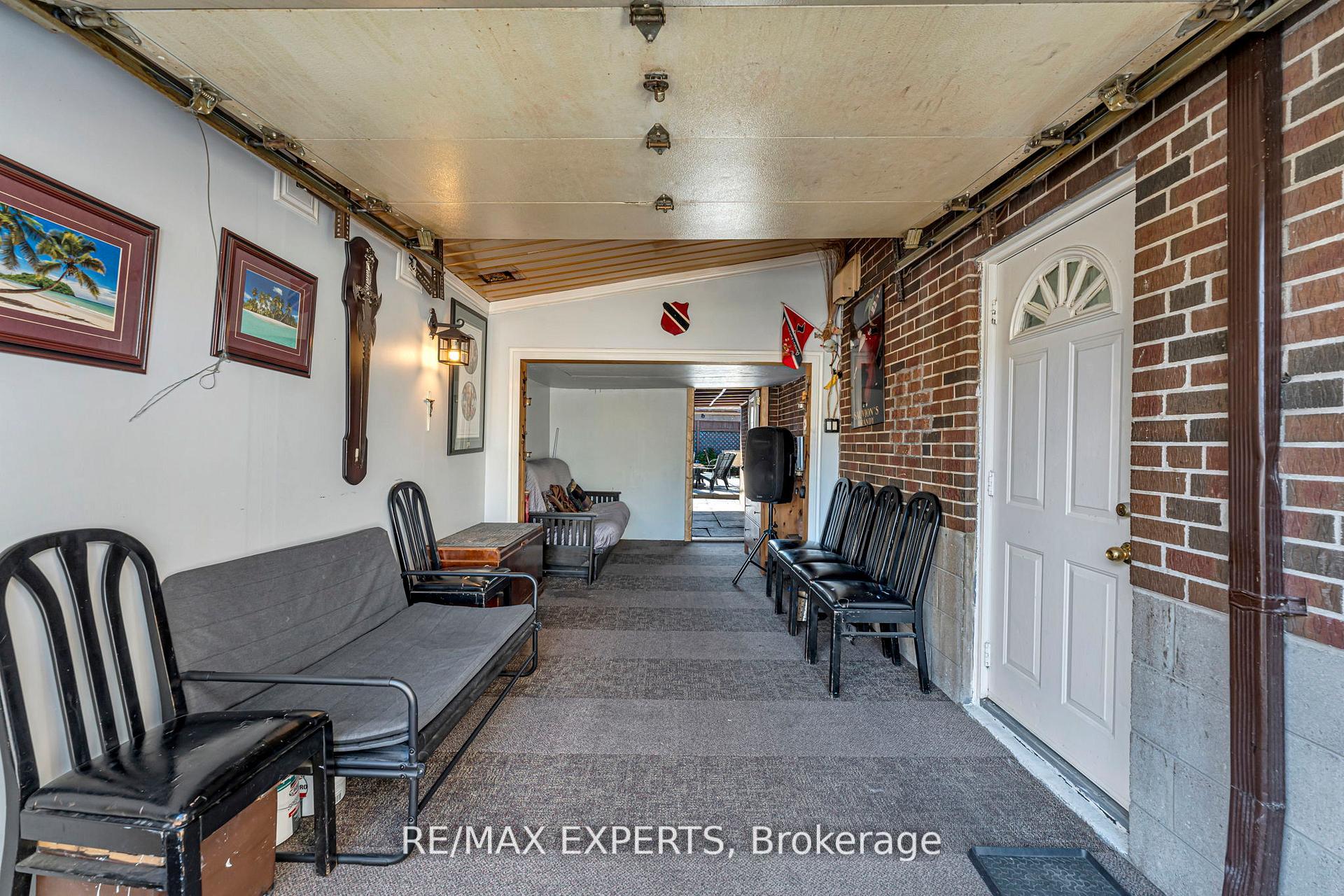 Photo 4 of 81 Hagar Avenue, Toronto, Rockcliffe-Smythe — HOMEH