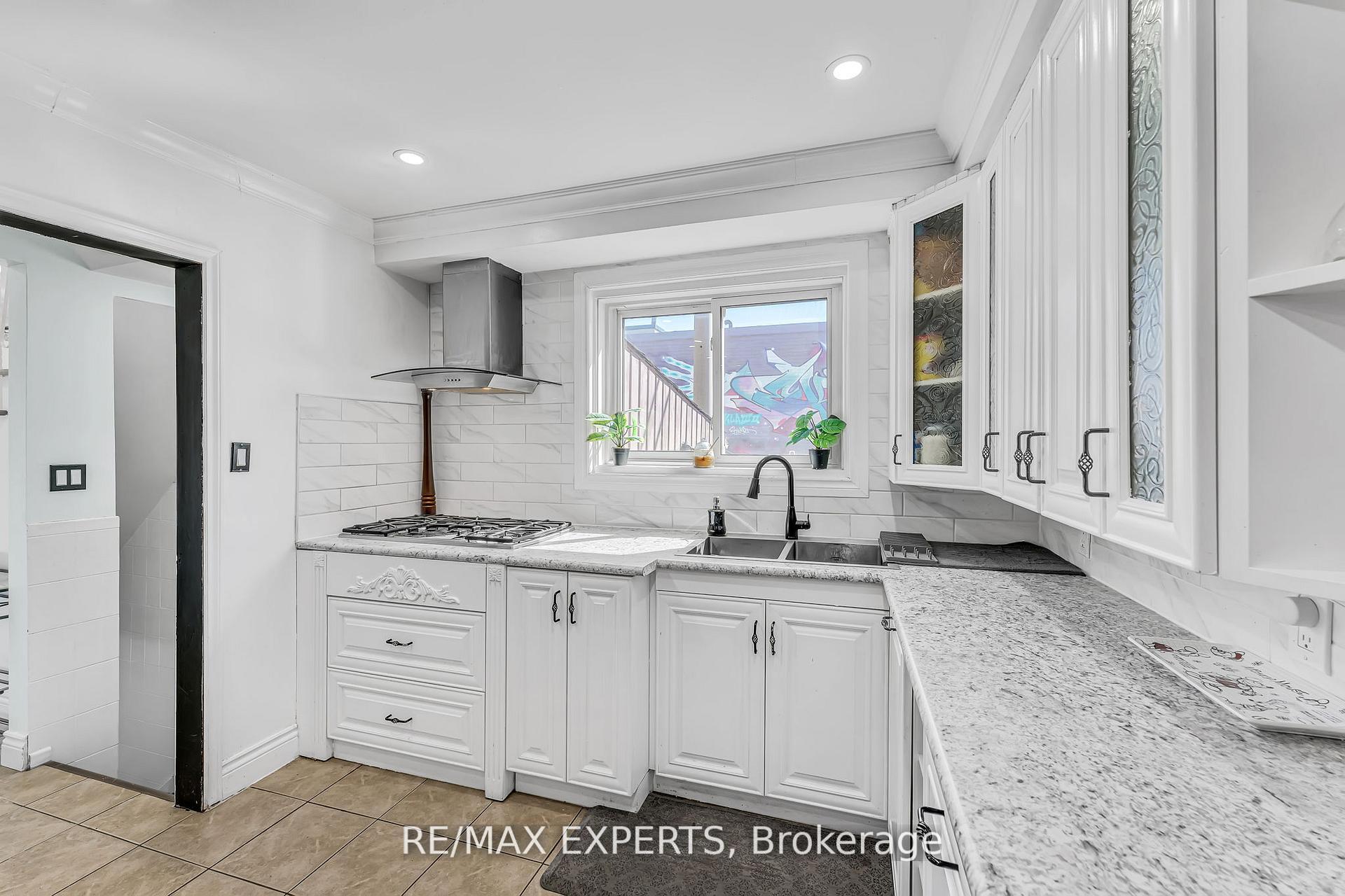 Photo 16 of 81 Hagar Avenue, Toronto, Rockcliffe-Smythe — HOMEH