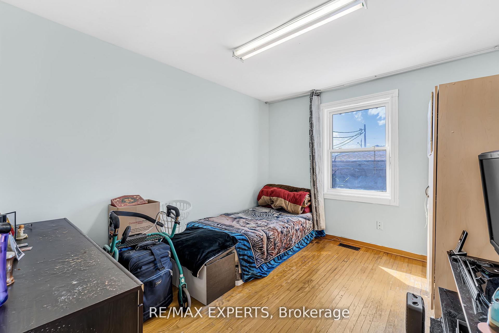 Photo 20 of 81 Hagar Avenue, Toronto, Rockcliffe-Smythe — HOMEH