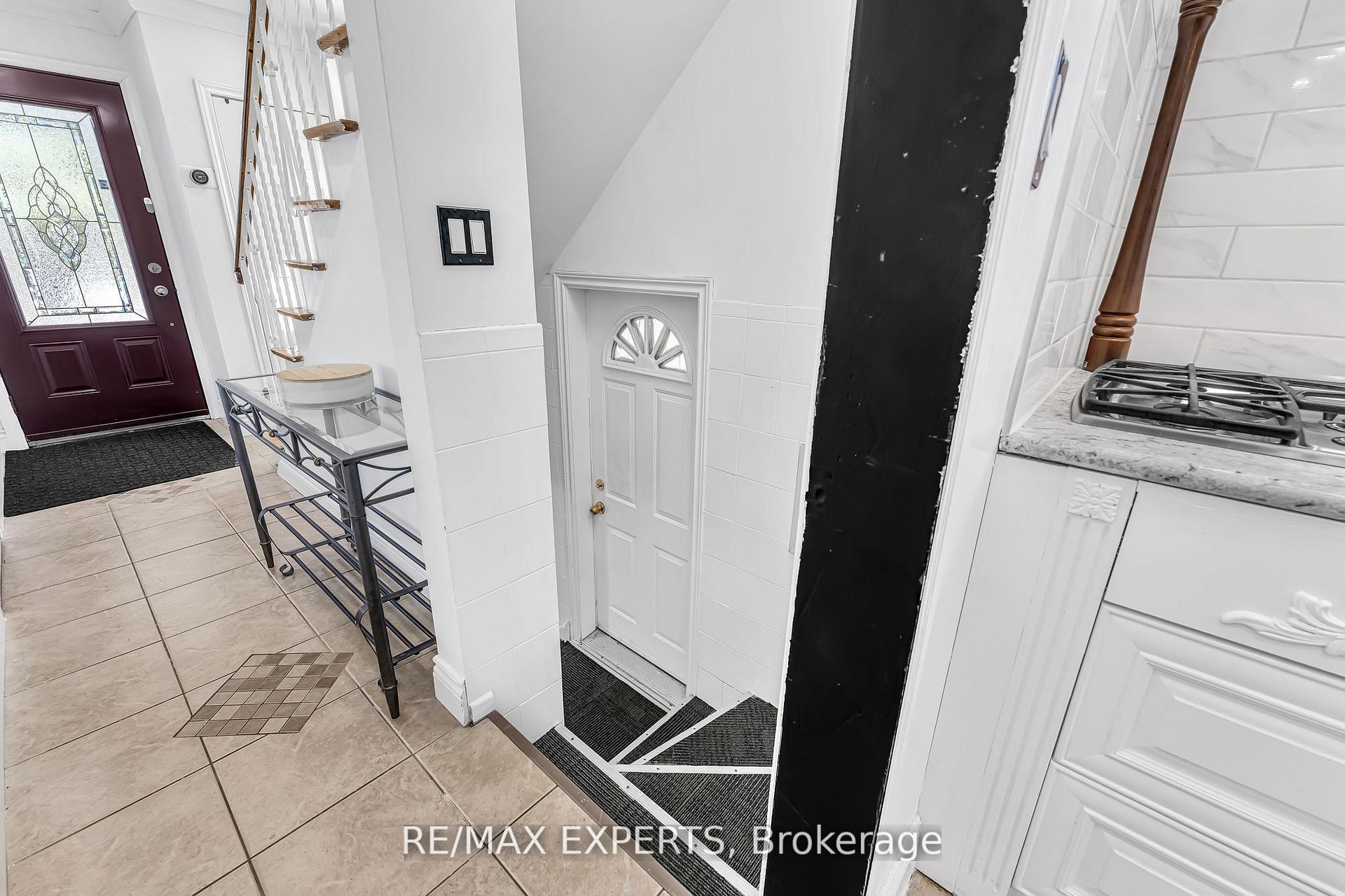 Photo 34 of 81 Hagar Avenue, Toronto, Rockcliffe-Smythe — HOMEH