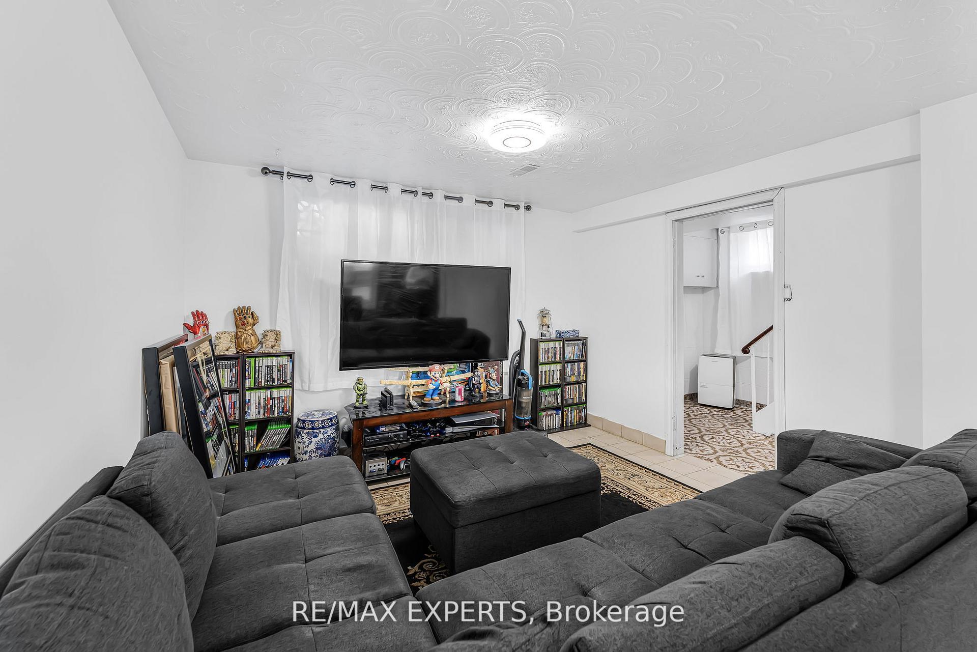 Photo 37 of 81 Hagar Avenue, Toronto, Rockcliffe-Smythe — HOMEH