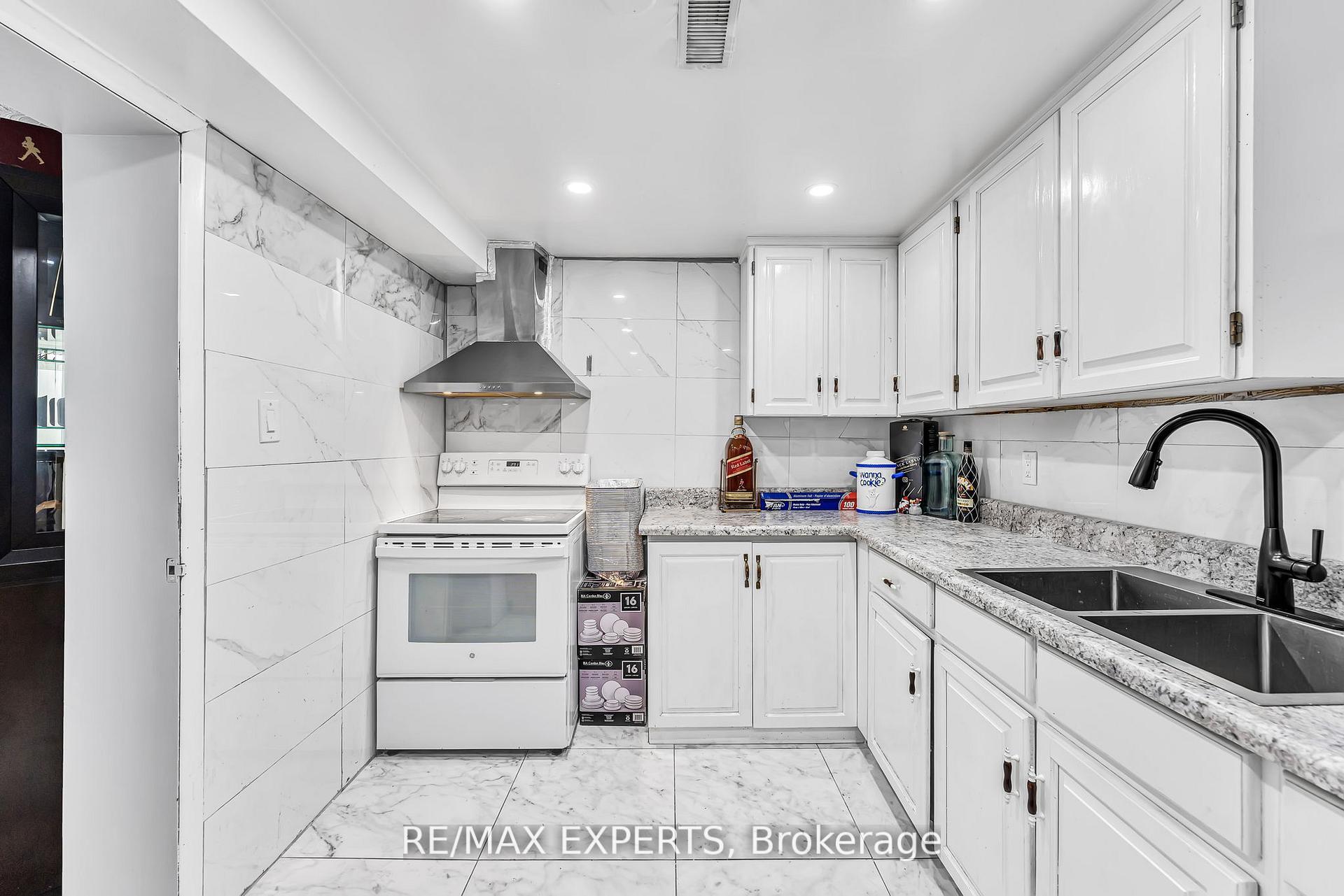 Photo 41 of 81 Hagar Avenue, Toronto, Rockcliffe-Smythe — HOMEH