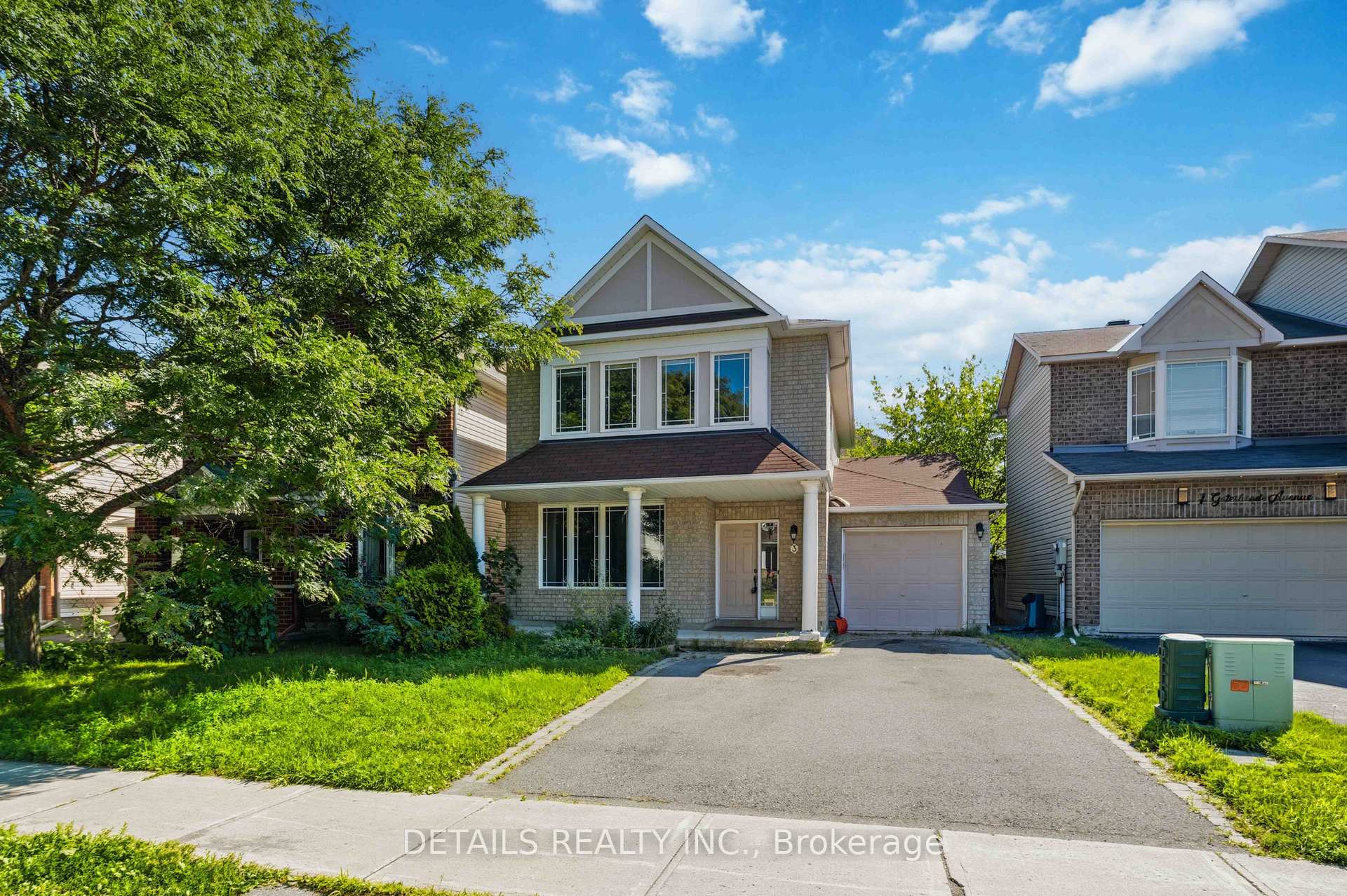 Photo 2 of 3 Gateshead Avenue, Ottawa, Kanata - Morgan's Grant/South March — HOMEH