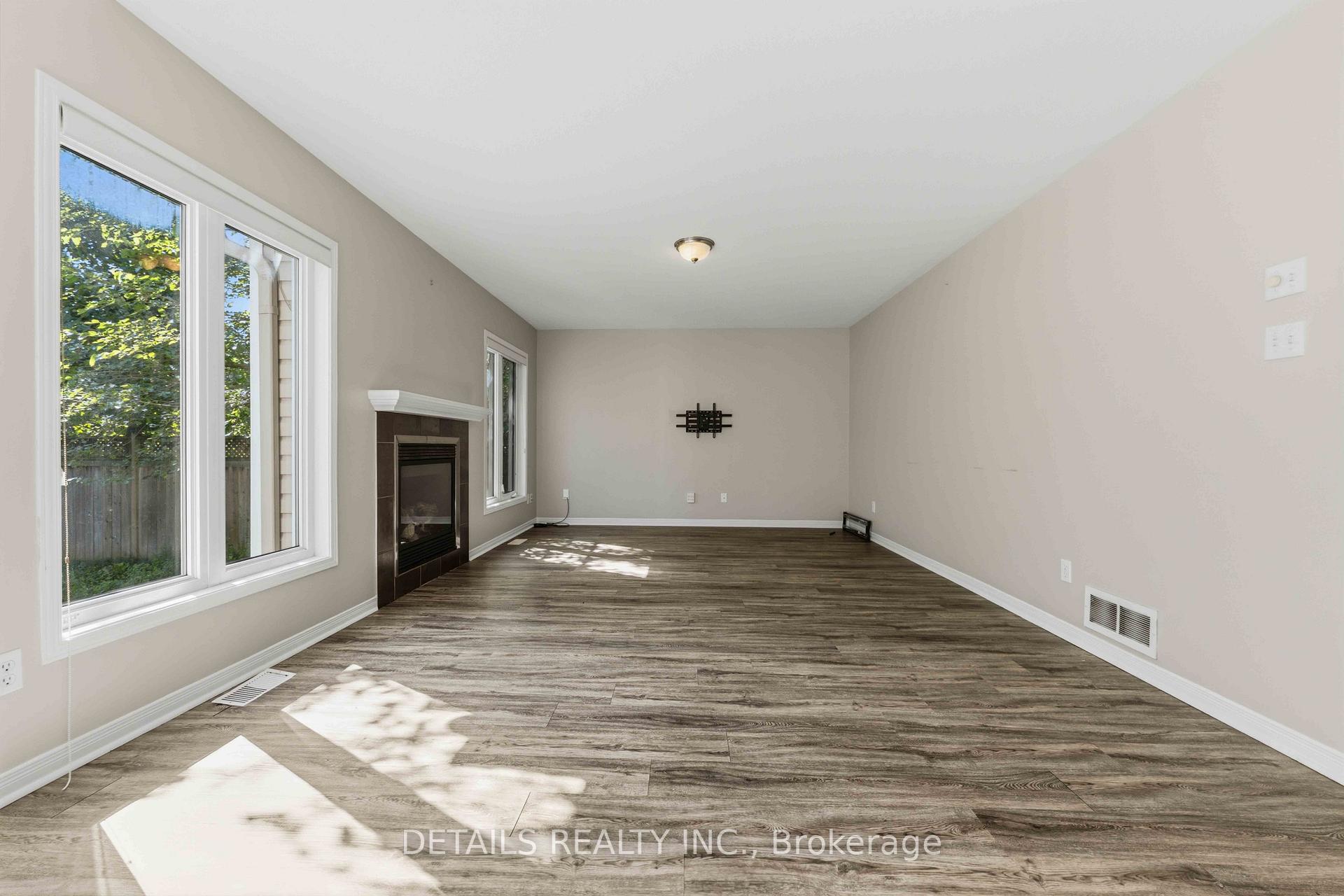 Photo 10 of 3 Gateshead Avenue, Ottawa, Kanata - Morgan's Grant/South March — HOMEH