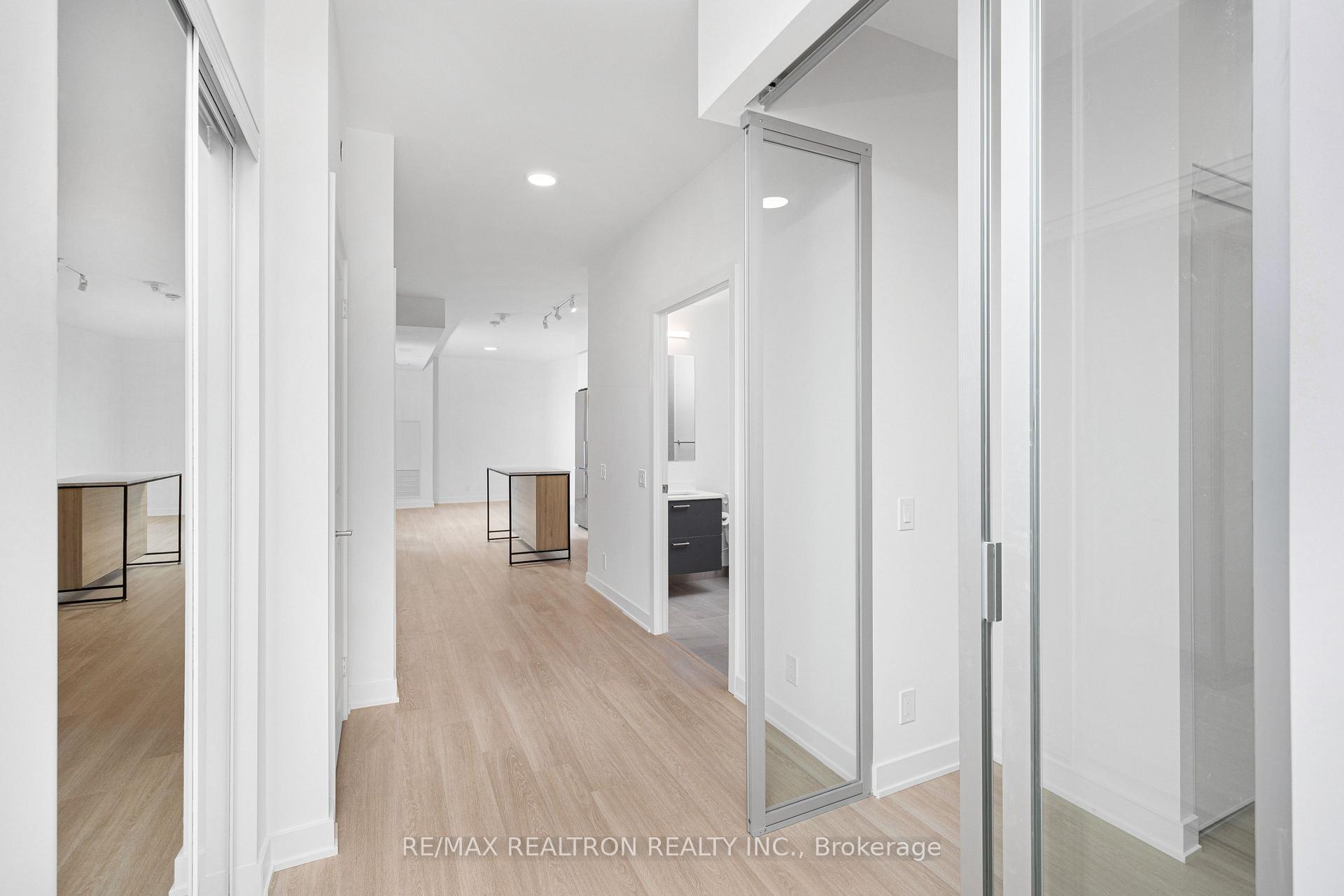 Photo 4 of Unit A-620, 30 Upper Mall Way, Vaughan, Brownridge — HOMEH