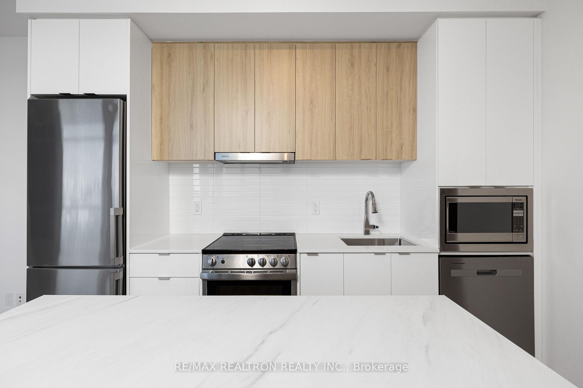 Photo 7 of Unit A-620, 30 Upper Mall Way, Vaughan, Brownridge — HOMEH